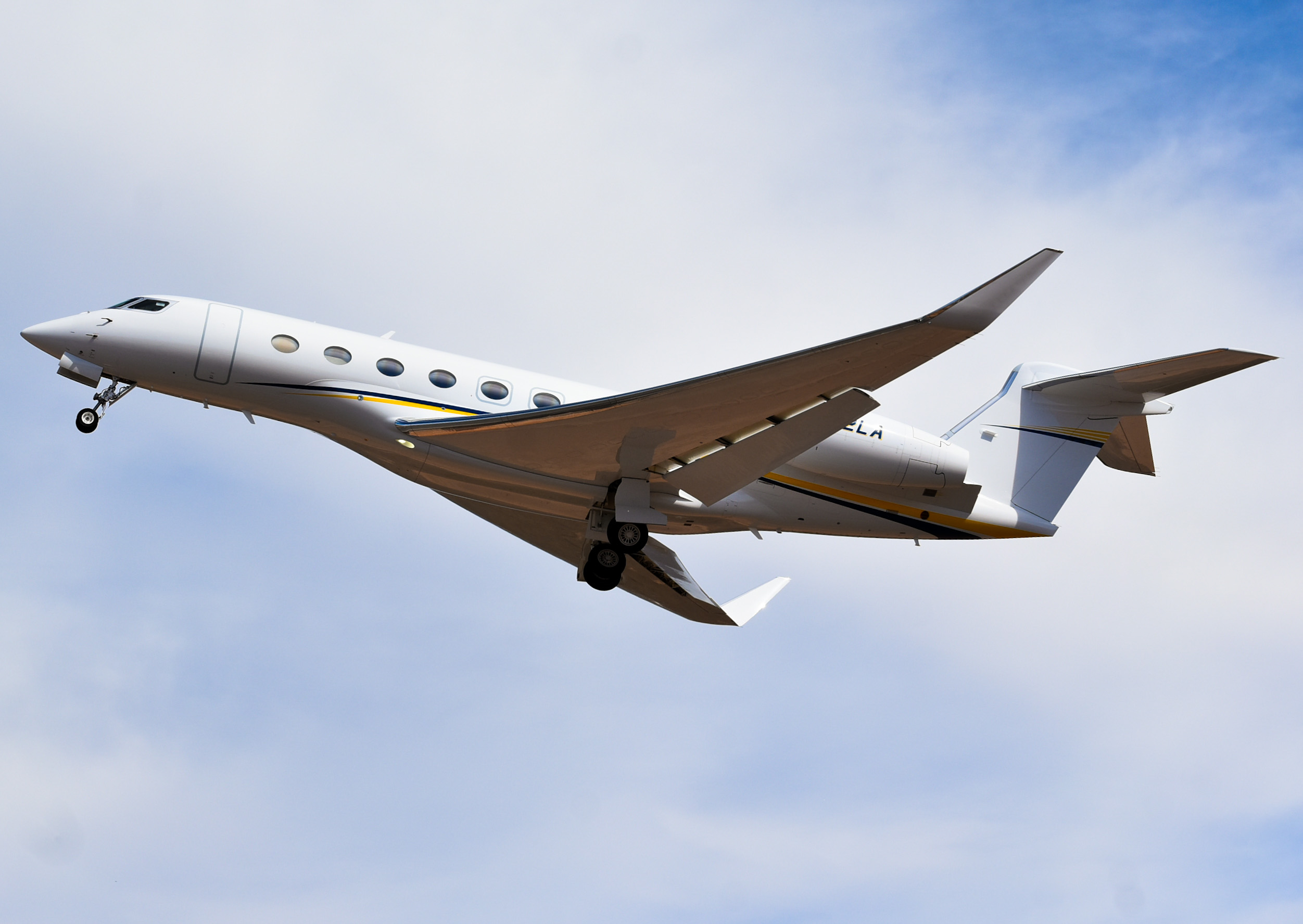 Full size: PRIVATE Gulfstream G650 N2LA at Aeropuerto de Cabo San Lucas Internacional
