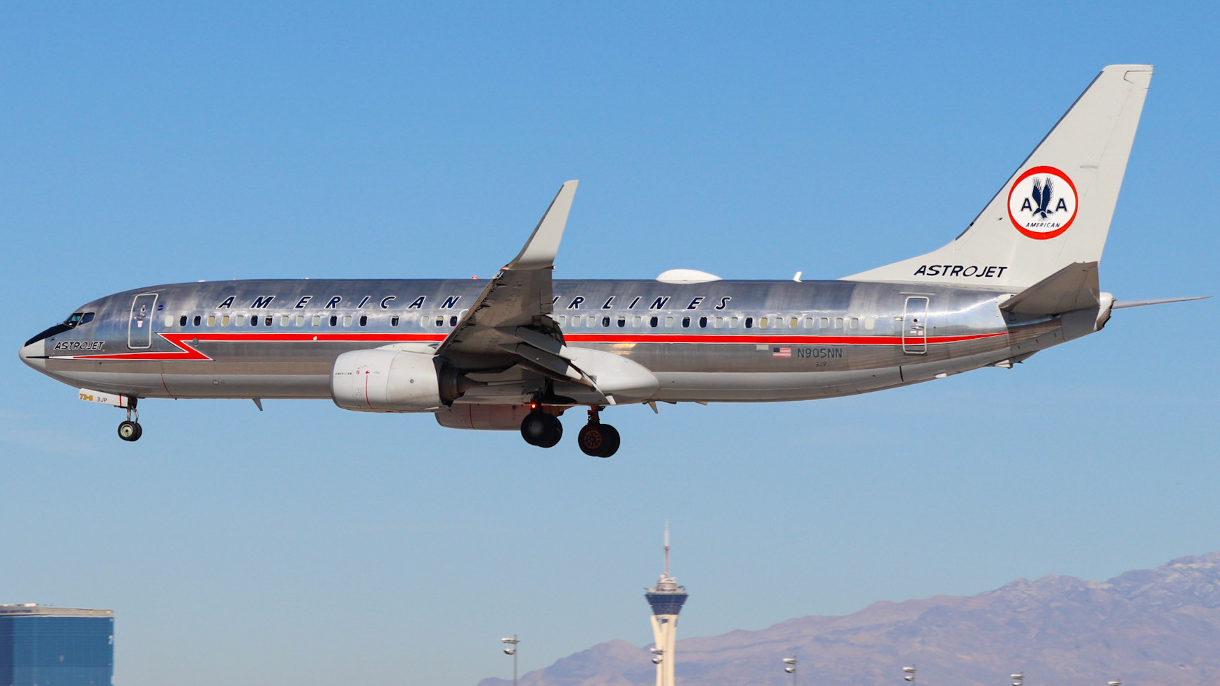 Full size: American Airlines Boeing 737-800 N905NN at Harry Reid International Airport
