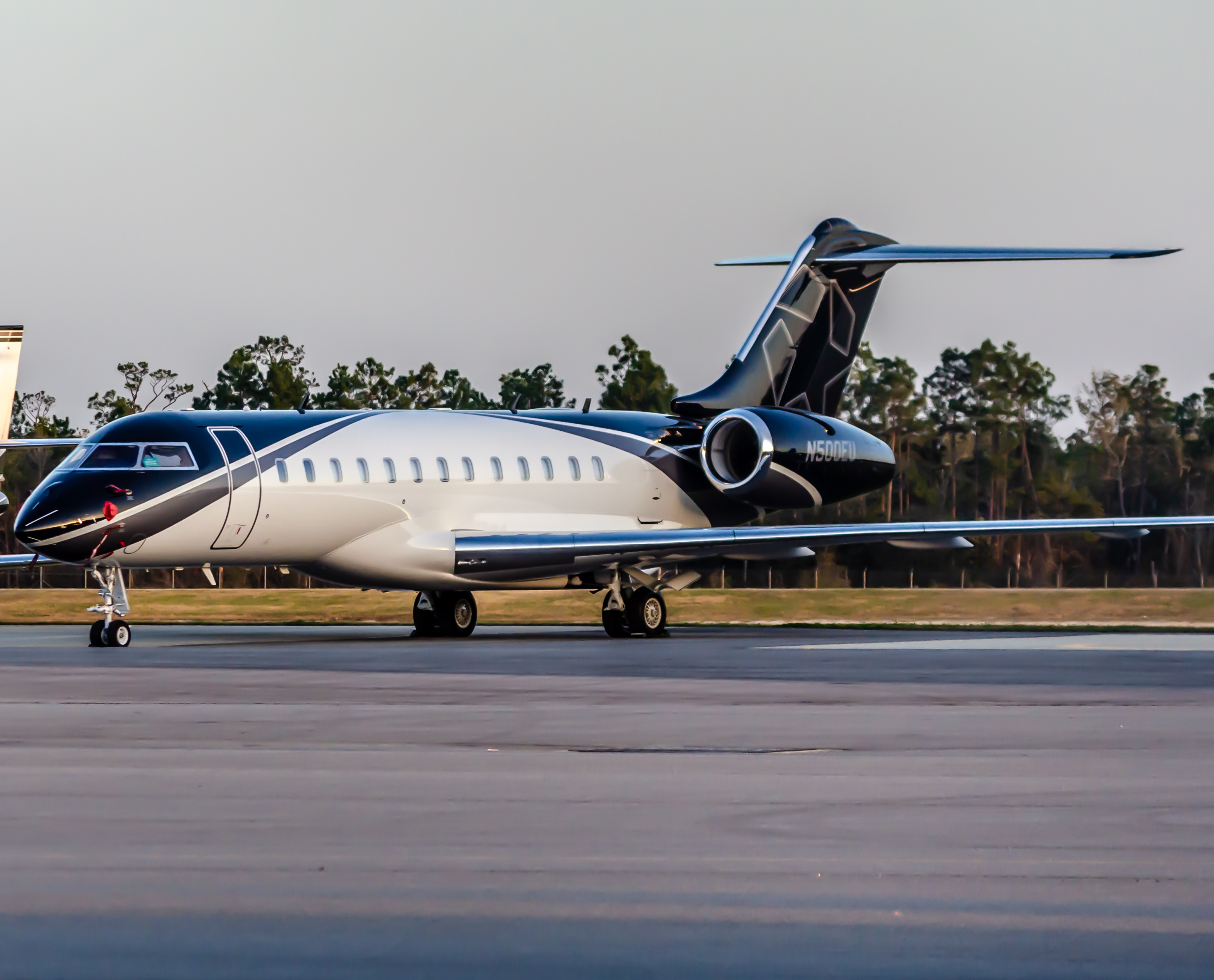 Full size: PRIVATE Bombardier Global 6000 N500EU at Panama City International Airport
