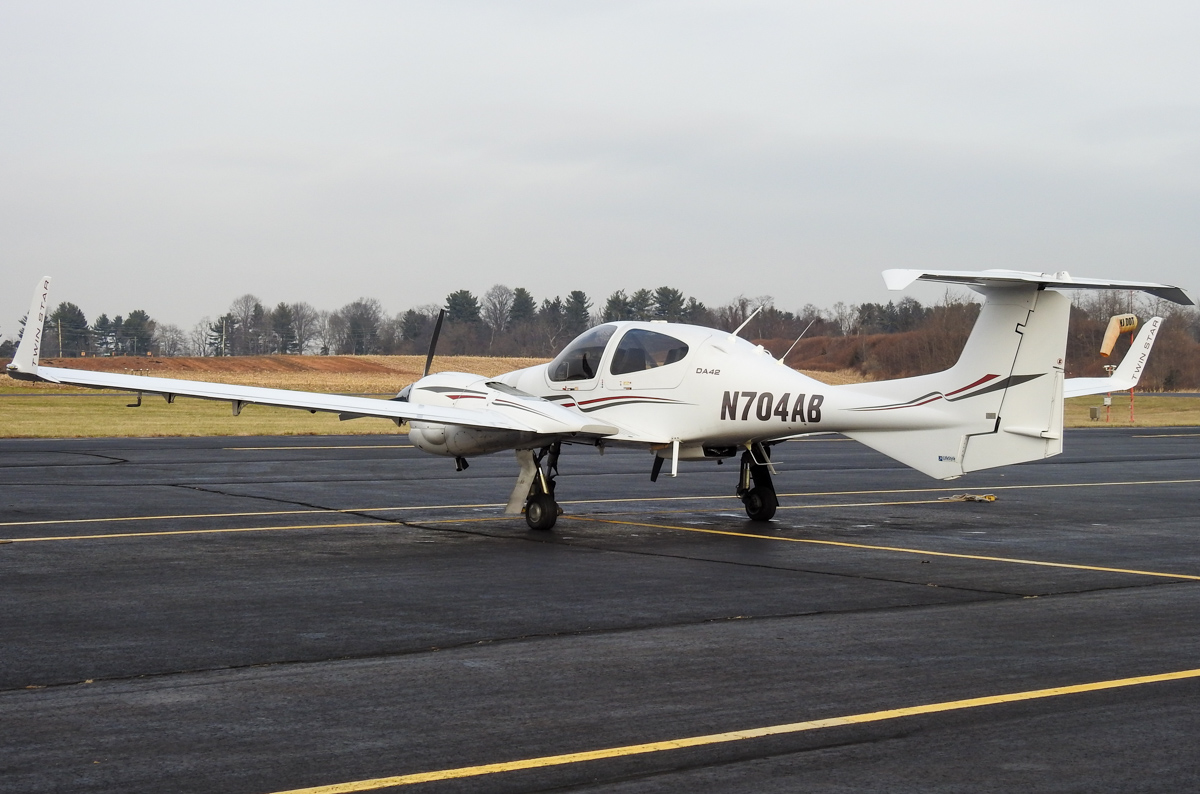 Full size: PRIVATE Diamond DA42 Twinstar N704AB at Trenton Mercer Airport