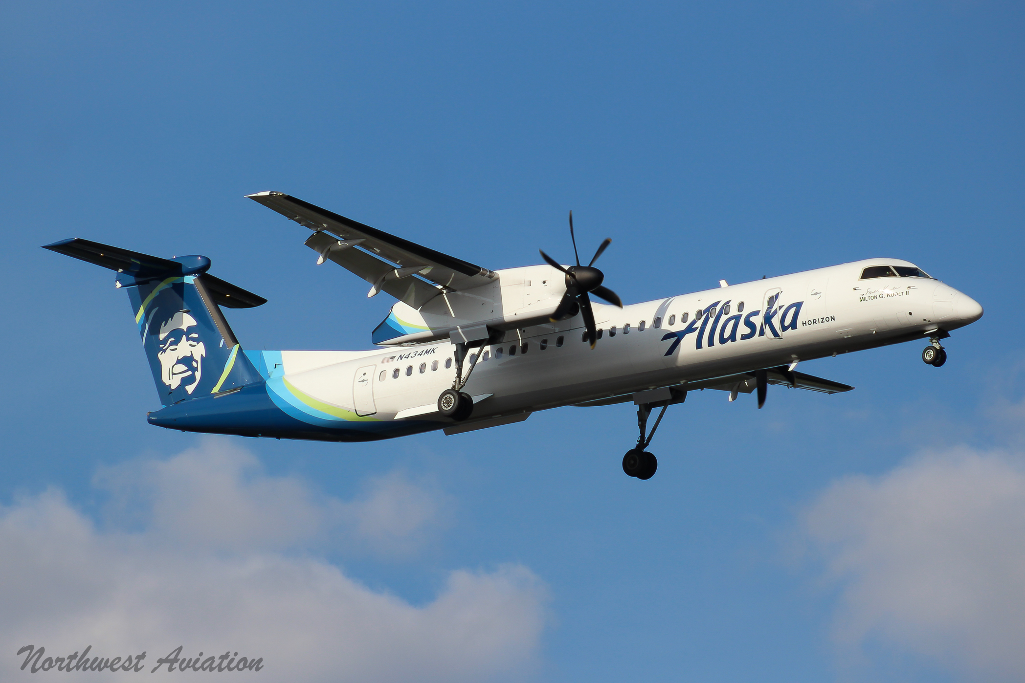 Full size: Horizon Air De Havilland DHC-8 N434MK at Seattle-Tacoma International Airport