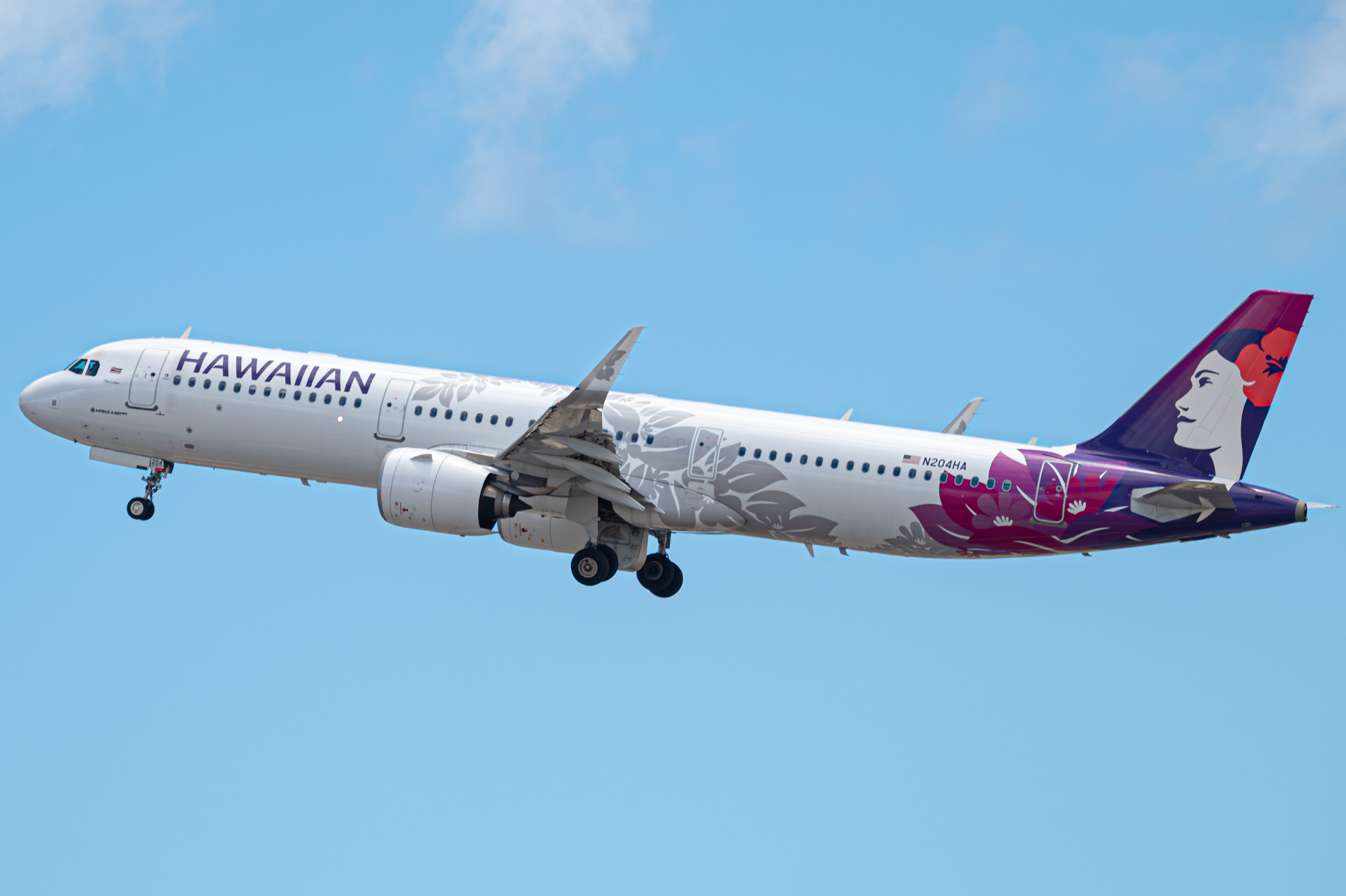 Full size: Hawaiian Airlines Airbus A321NEO N204HA at Daniel K Inouye International Airport
