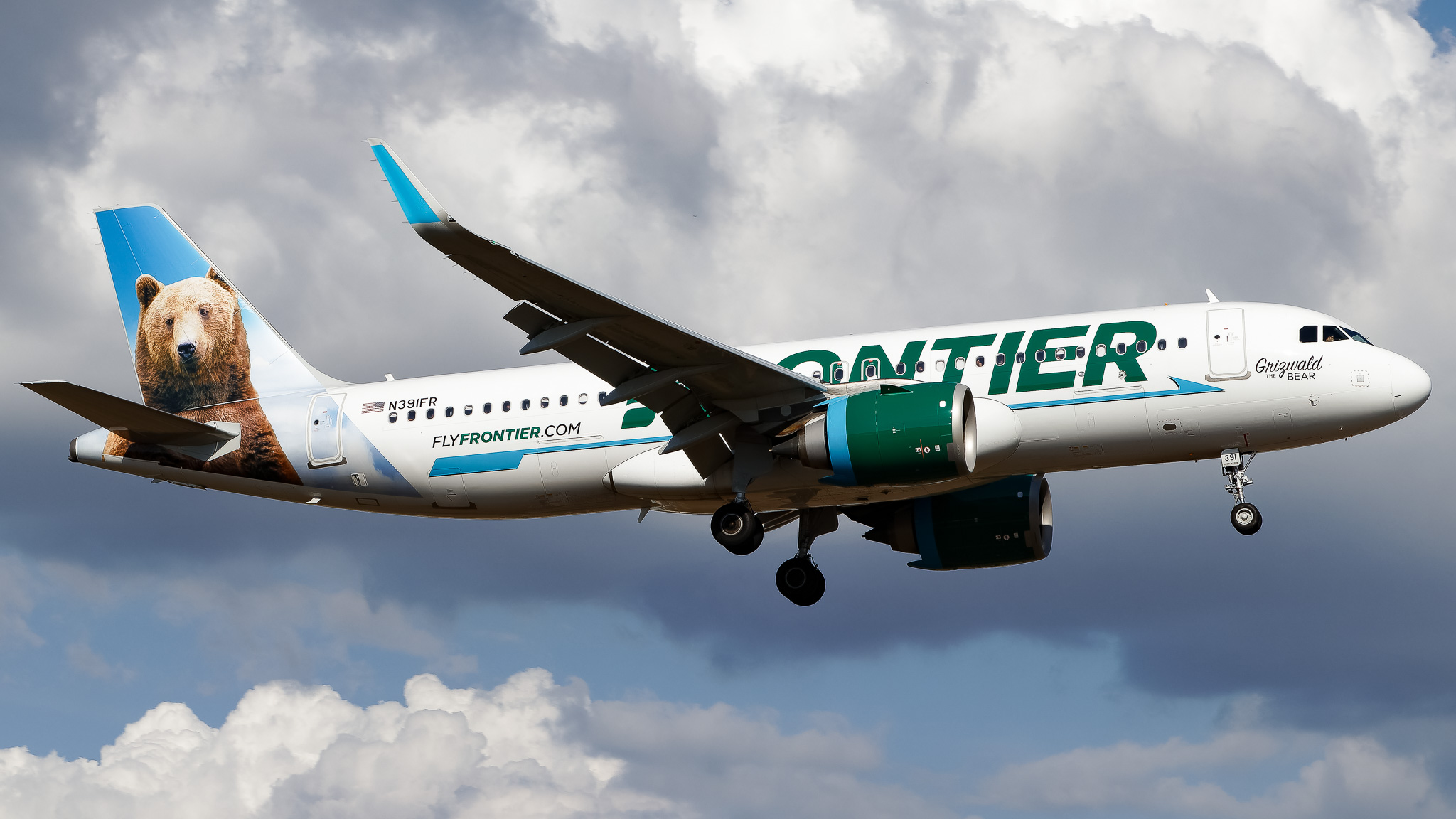 Full size: Frontier Airlines Airbus A320NEO N391FR at Tampa International Airport