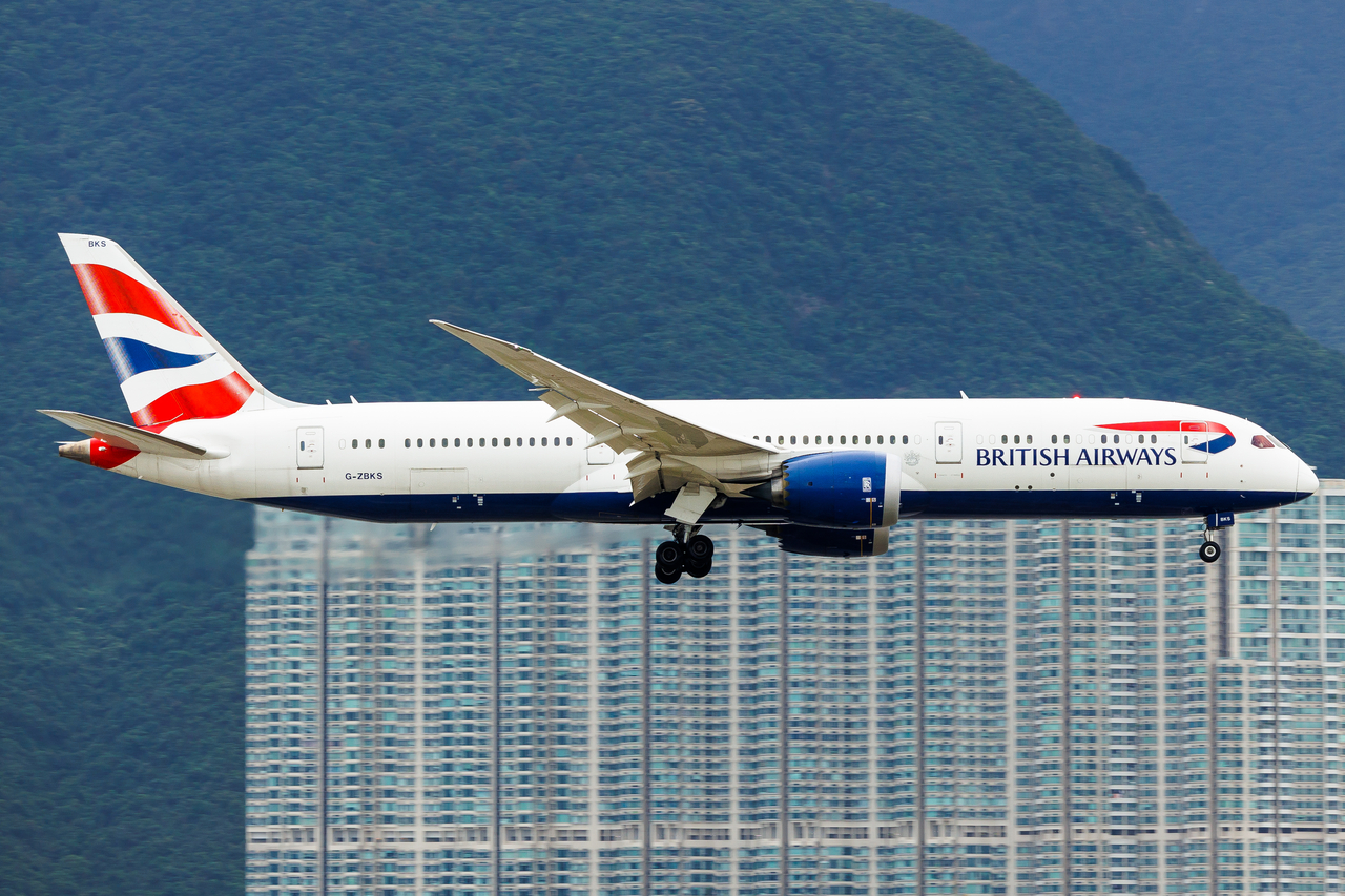 Full size: British Airways Boeing 787-9 G-ZBKS at Hong Kong International Airport
