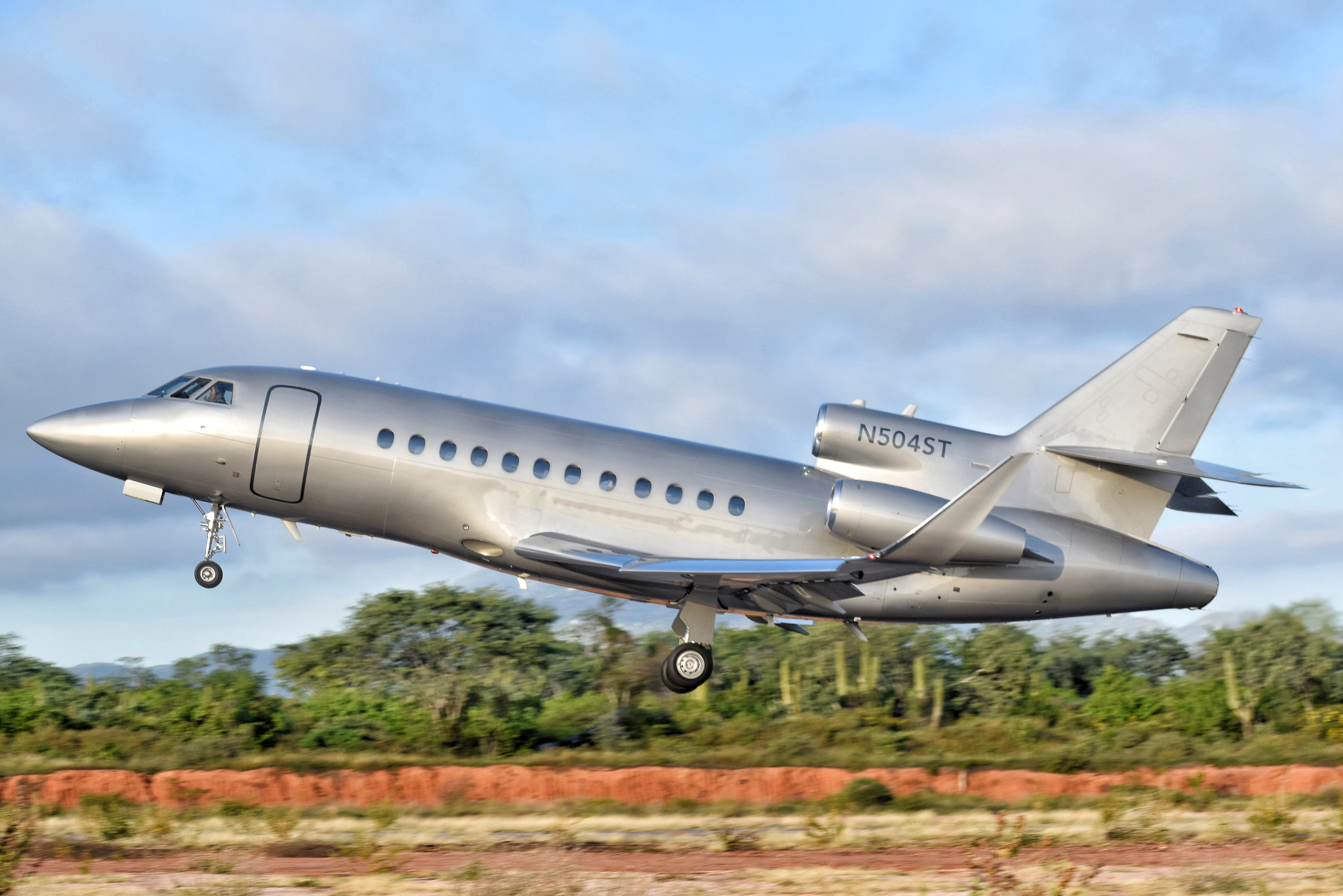 Full size: PRIVATE Dassault Falcon 900B N504ST at Aeropuerto de Cabo San Lucas Internacional
