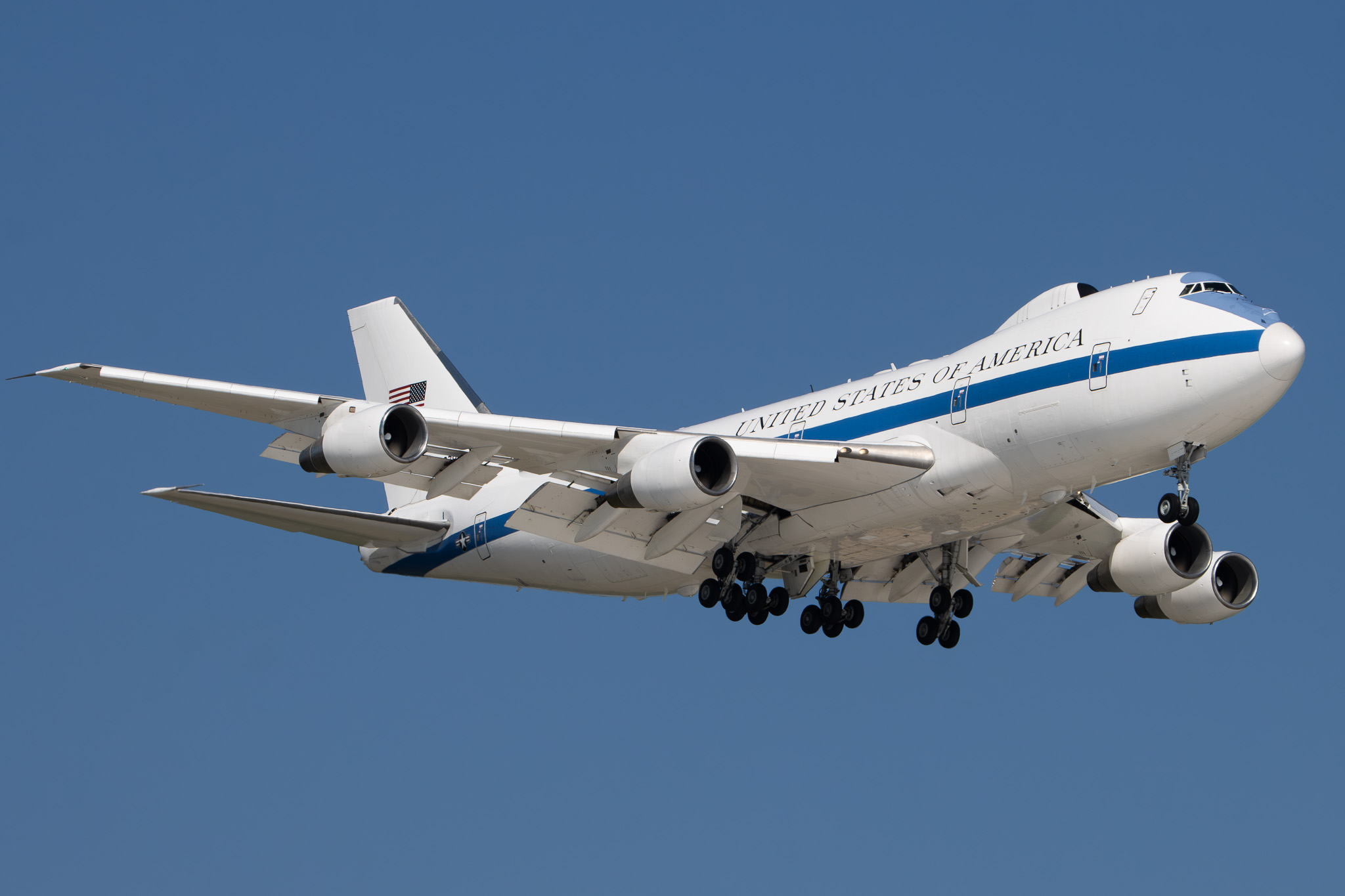 Full size: USAF - United States Air Force Boeing E-4B Nightwatch 74-0787 at Kansas City International Airport