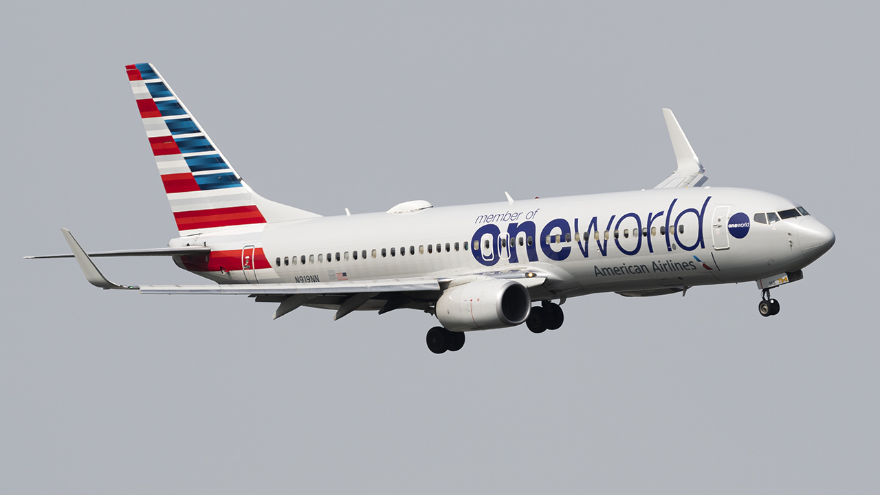 Full size: American Airlines Boeing 737-800 N919NN at Ronald Reagan National Airport