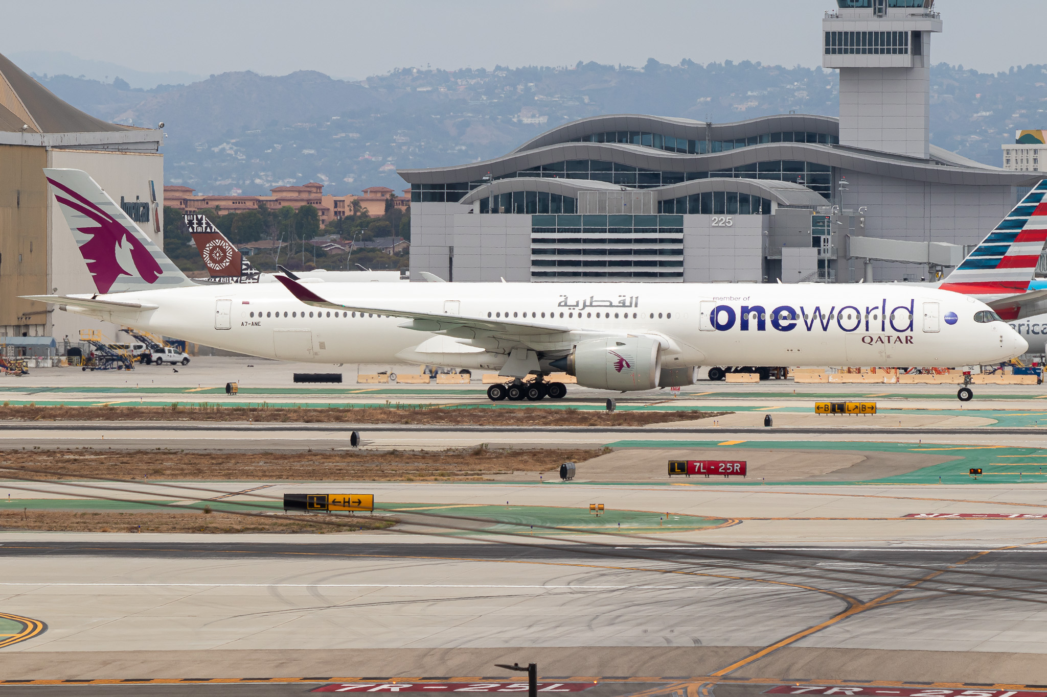 Full size: Qatar Airways Airbus A350-1000 A7-ANE at Los Angeles International Airport