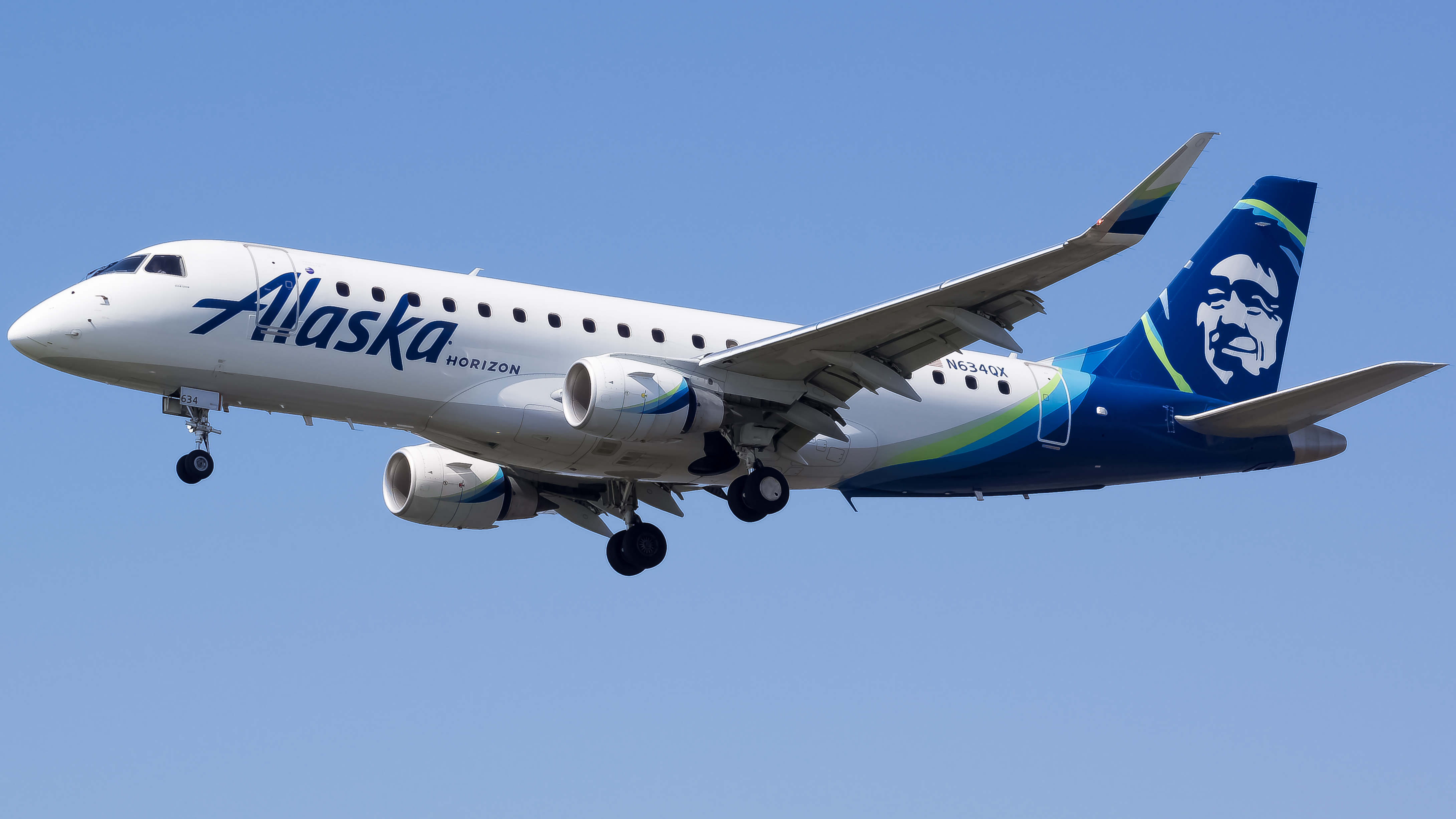 Full size: Alaska Airlines Embraer E175 N634QX at Anchorage Ted Stevens International Airport