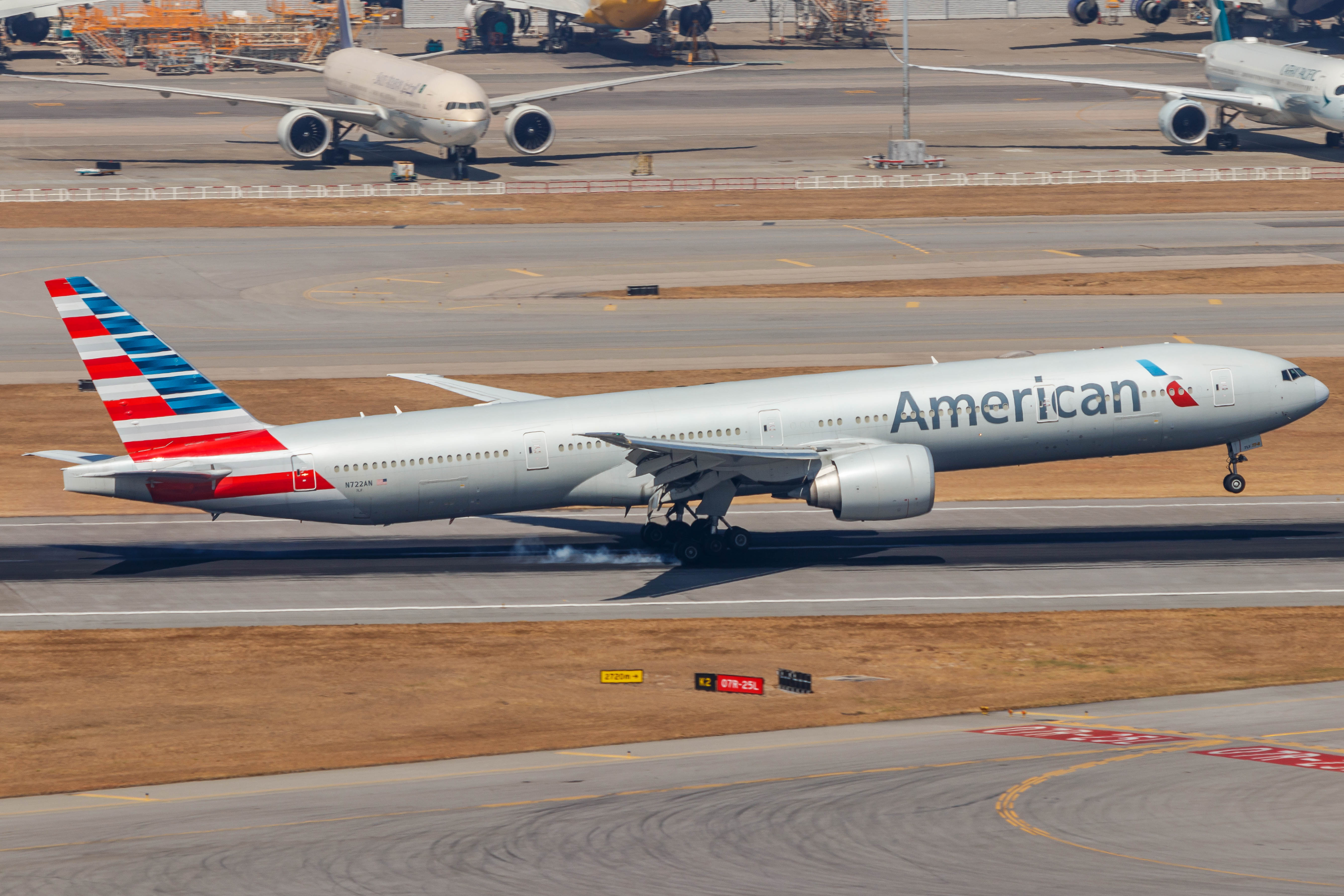 Full size: American Airlines Boeing 777-300ER N772AN at Hong Kong International Airport