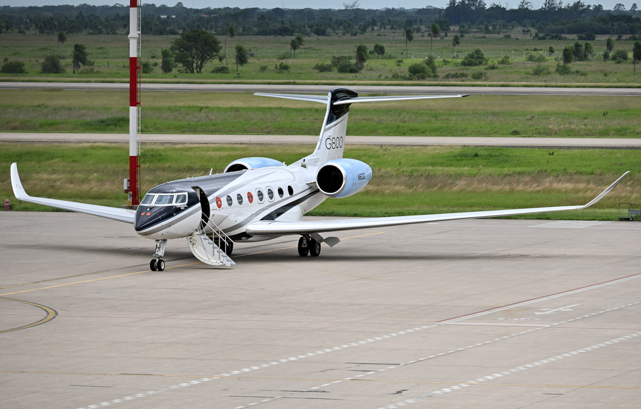Full size: PRIVATE Gulfstream G800 N800G at Santa Cruz Viru Viru International Airport
