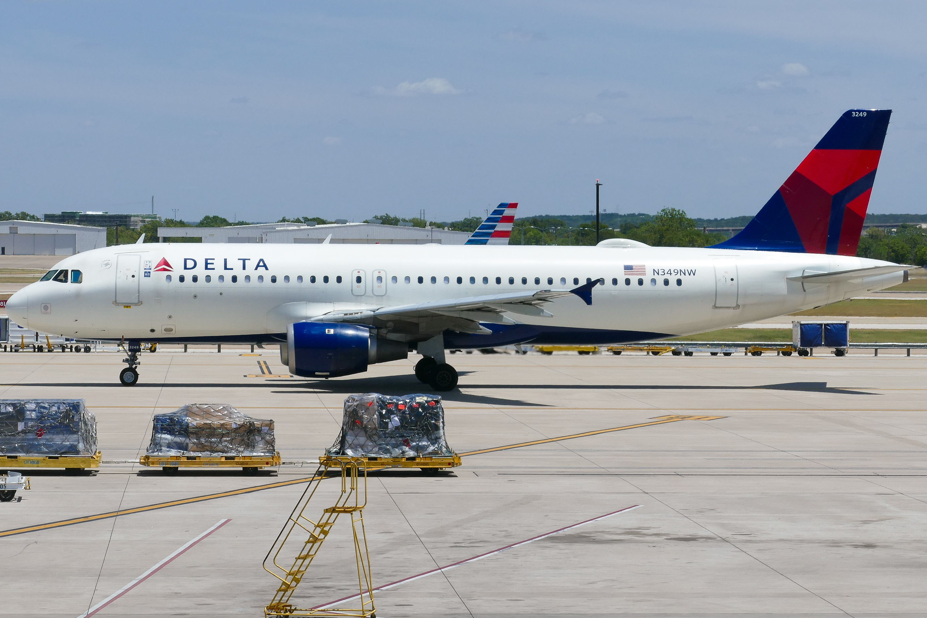 Full size: Delta Airlines Airbus A320 N349NW at Austin-Bergstrom International Airport