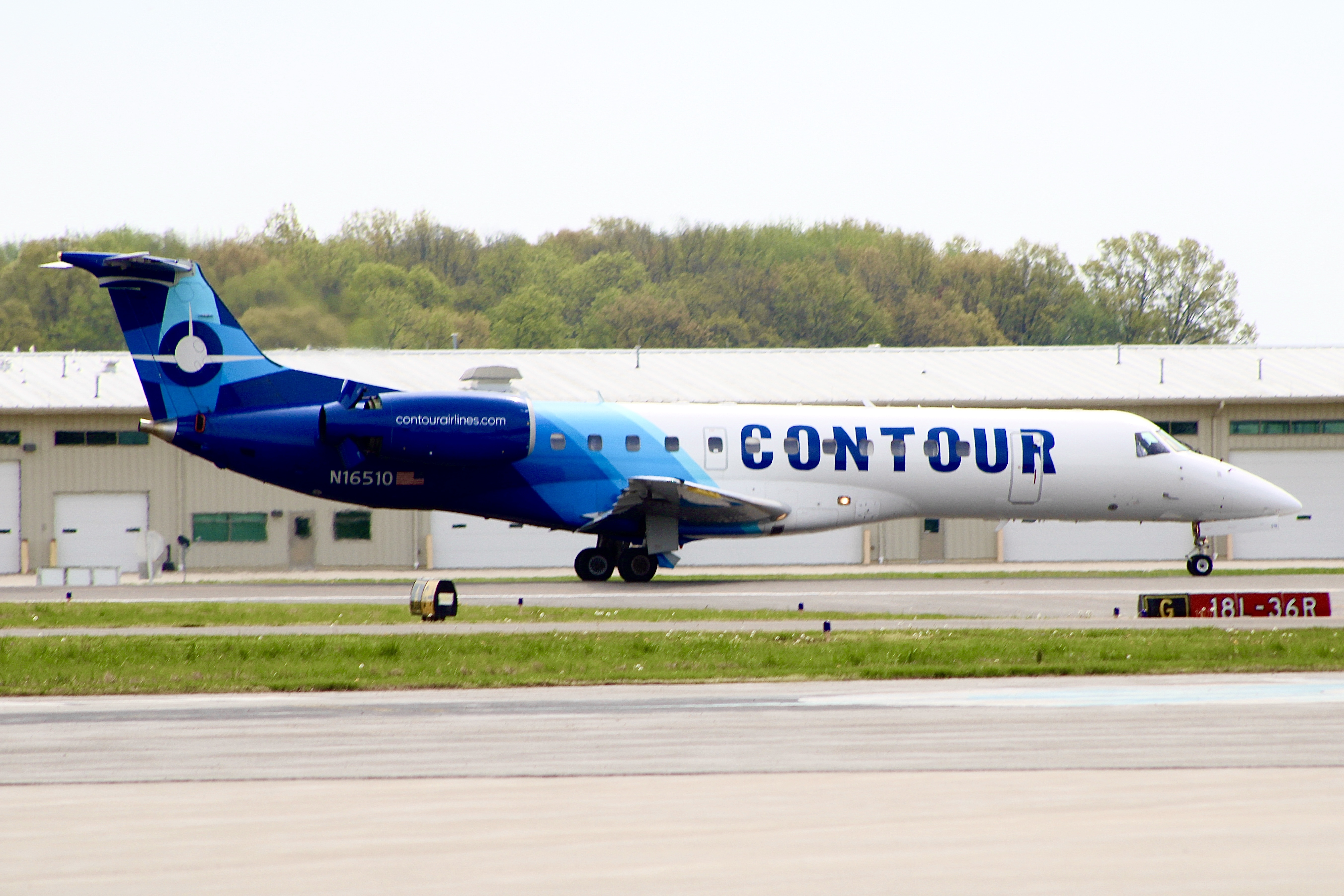 Full size: Contour Aviation ERJ135 N16510 at Carbondale Murphysboro Southern Illinois Airport