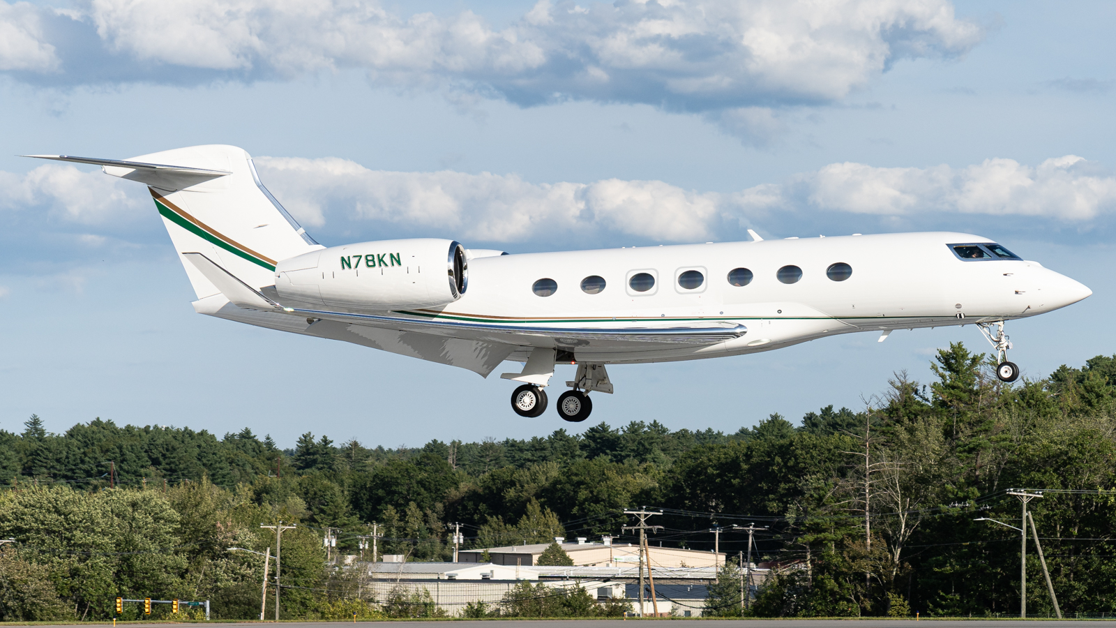 Full size: PRIVATE Gulfstream G500 N78KN at Manchester Airport