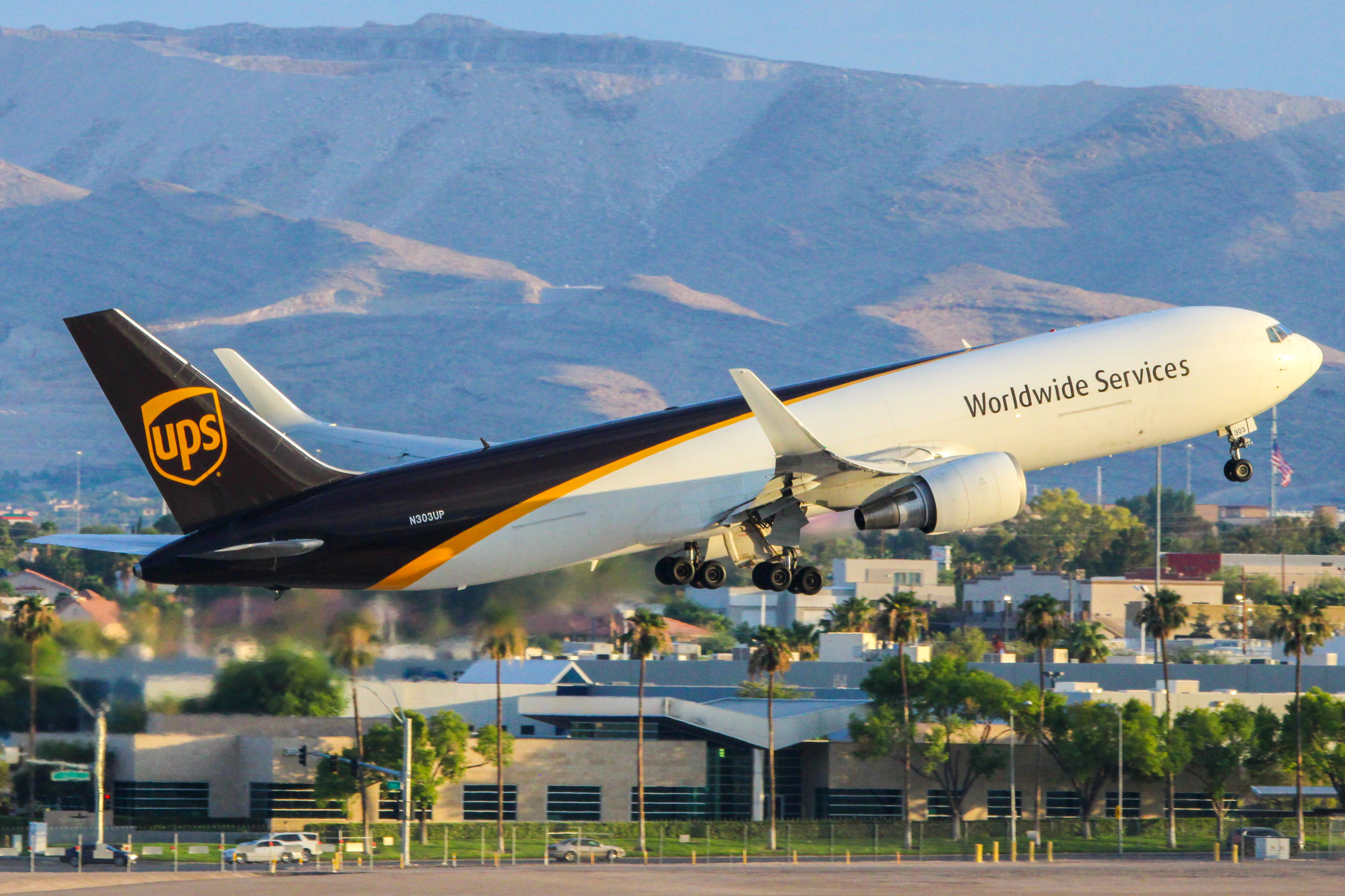 Full size: United Parcel Service Boeing 767-300F N303UP at Harry Reid International Airport
