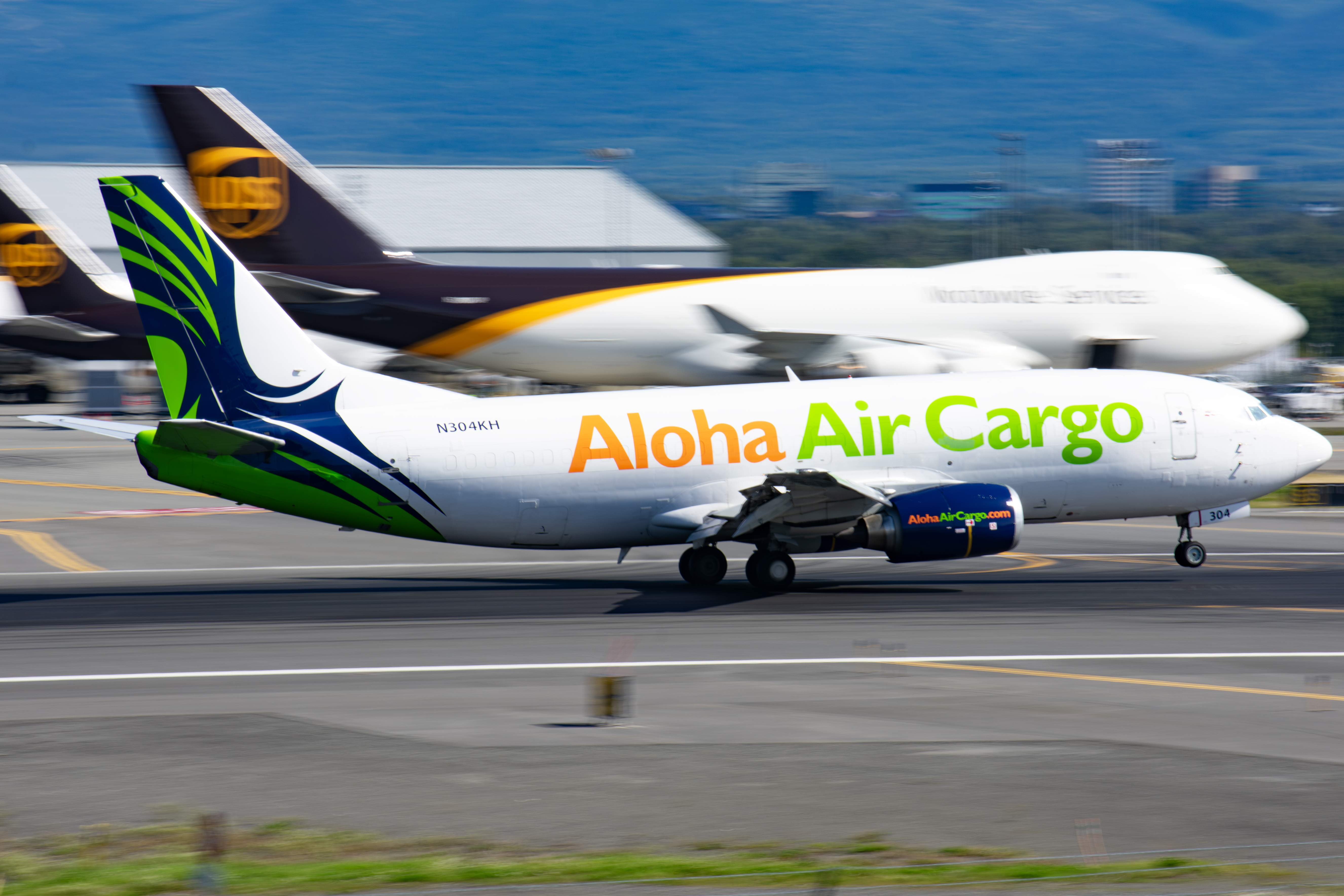 Full size: Aloha Air Cargo Boeing 737-300F N304KH at Anchorage Ted Stevens International Airport
