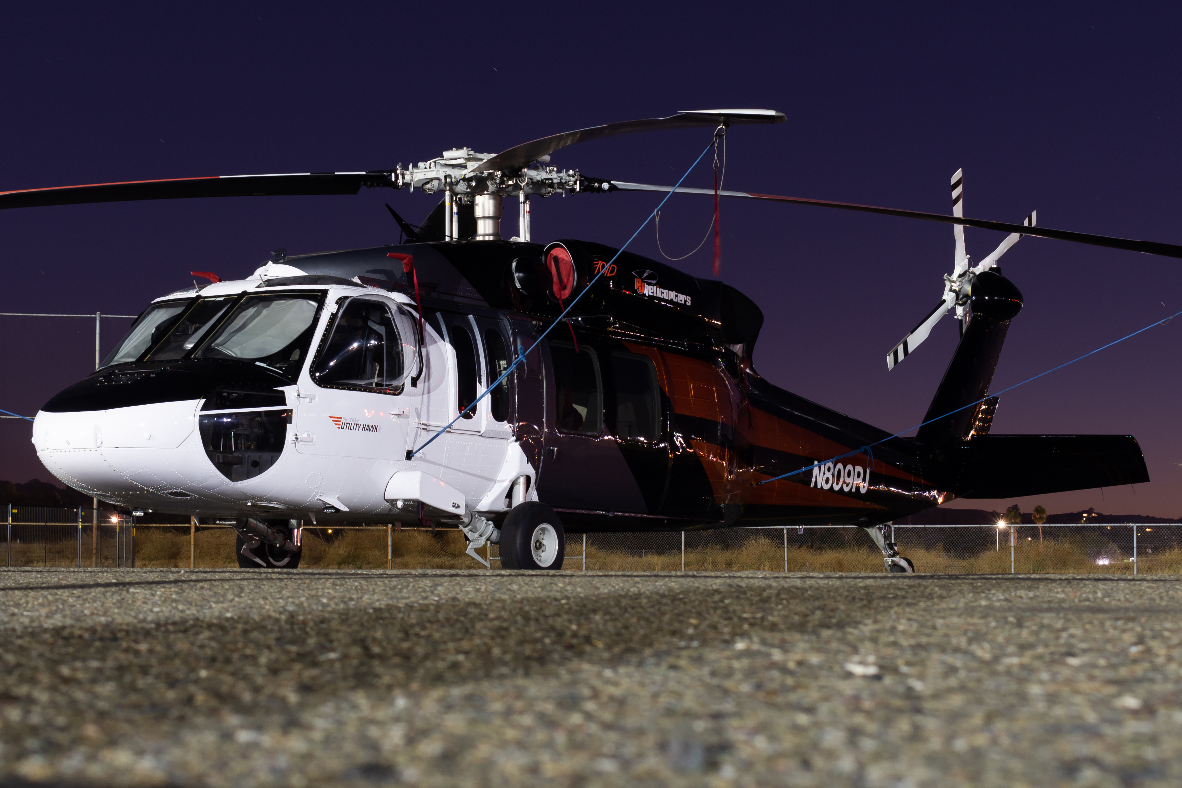 Full size: PRIVATE Sikorsky UH-60A Black Hawk N809PJ at Buchanan Field Airport