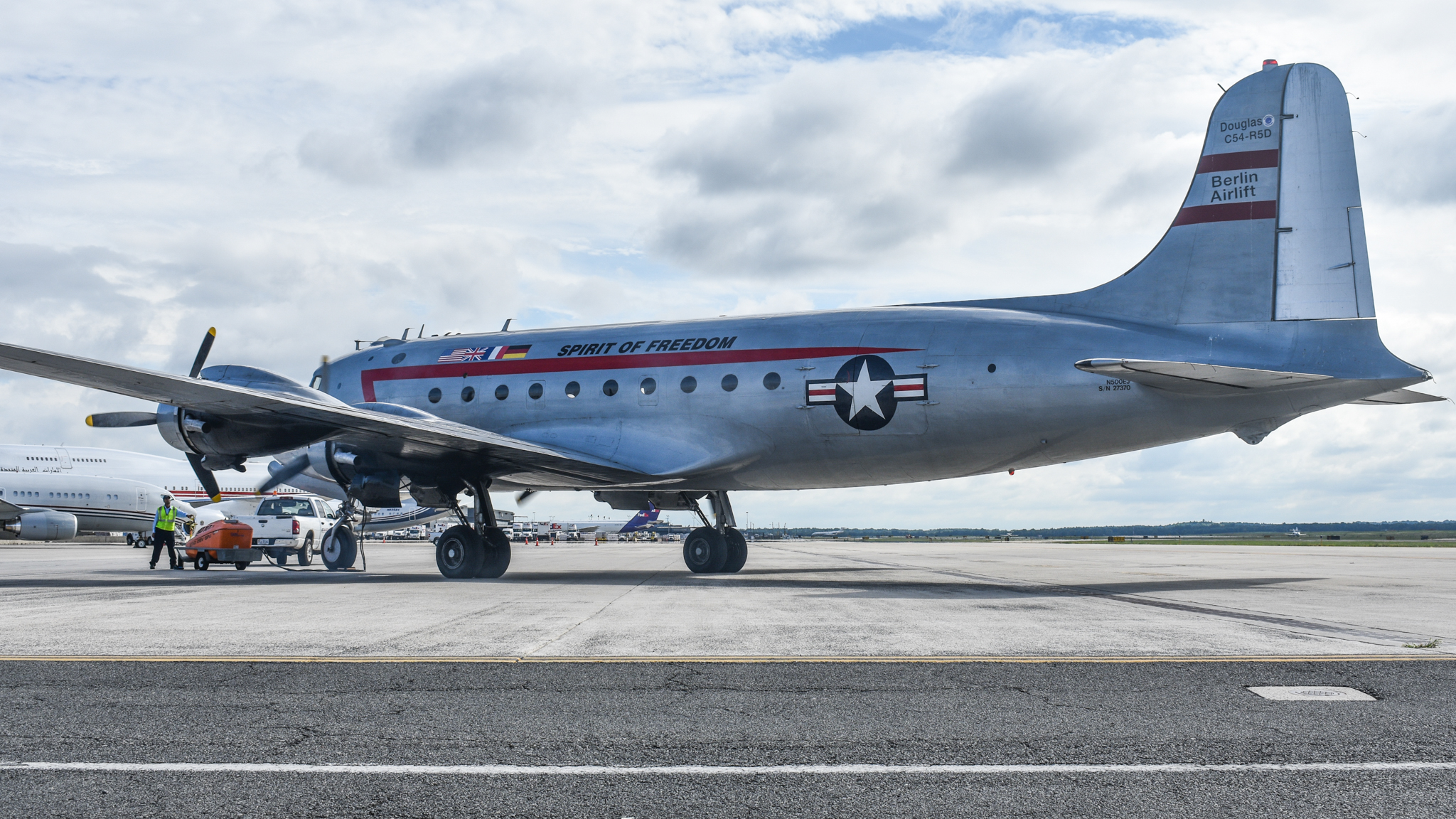 Full size: PRIVATE C54E-DC N500EJ at Washington Dulles International Airport