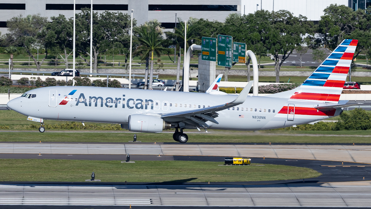 Full size: American Airlines Boeing 737-800 N838NN at Tampa International Airport