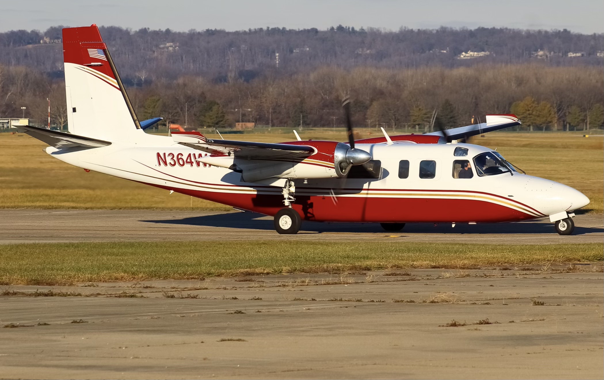 Full size: PRIVATE  Rockwell 690B Turbo Commander  N364WA at Cincinnati Municipal Airport/Lunken Field