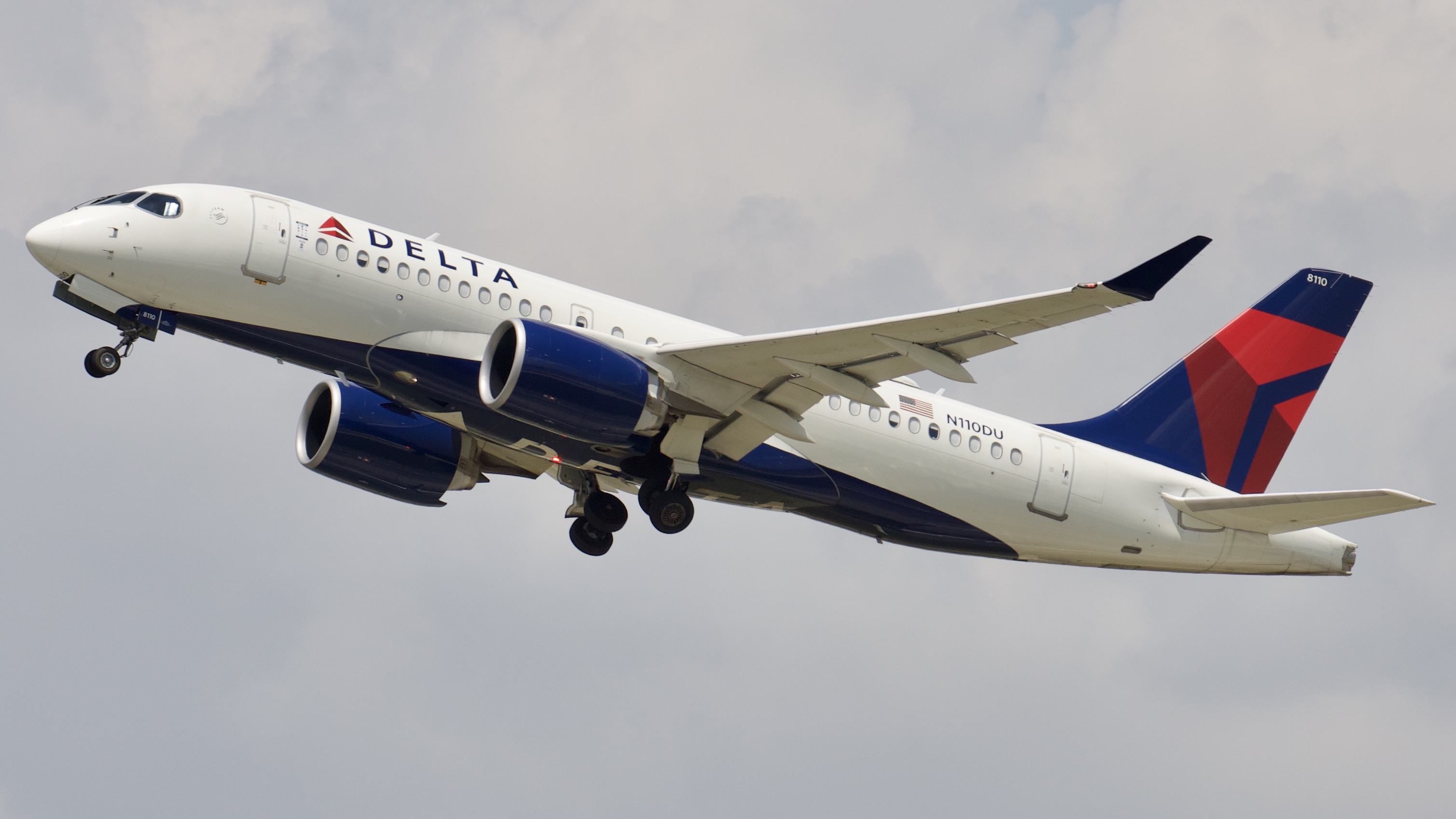 Full size: Delta Airlines Airbus A220-100 N110DU at Houston-George Bush Intercontinental Airport