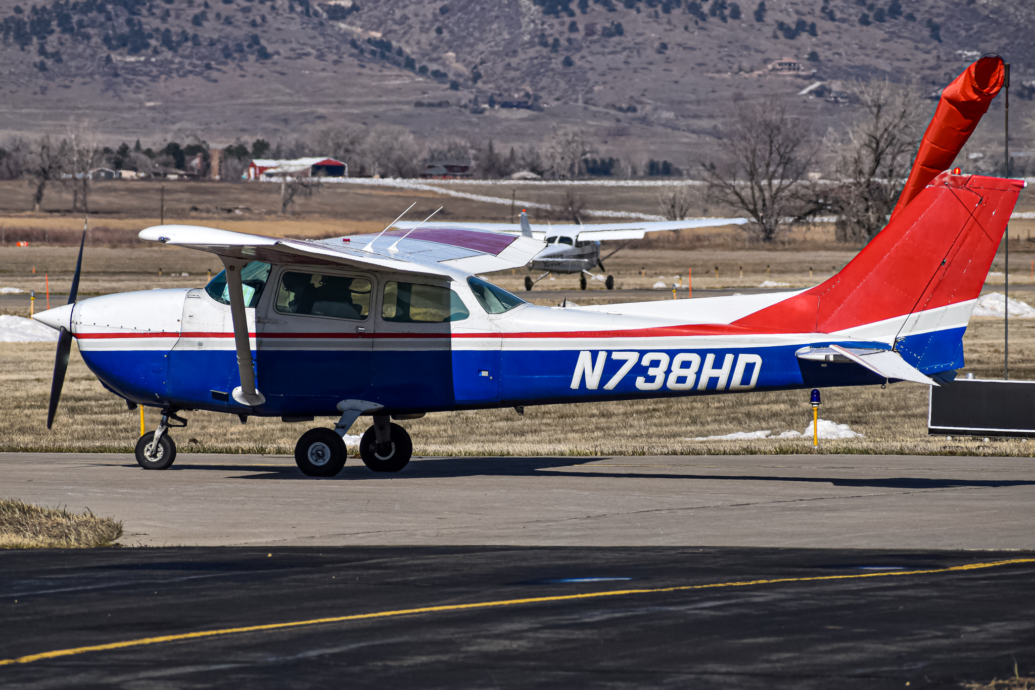 Full size: PRIVATE Cessna 172 N738HD at Vance Brand Airport