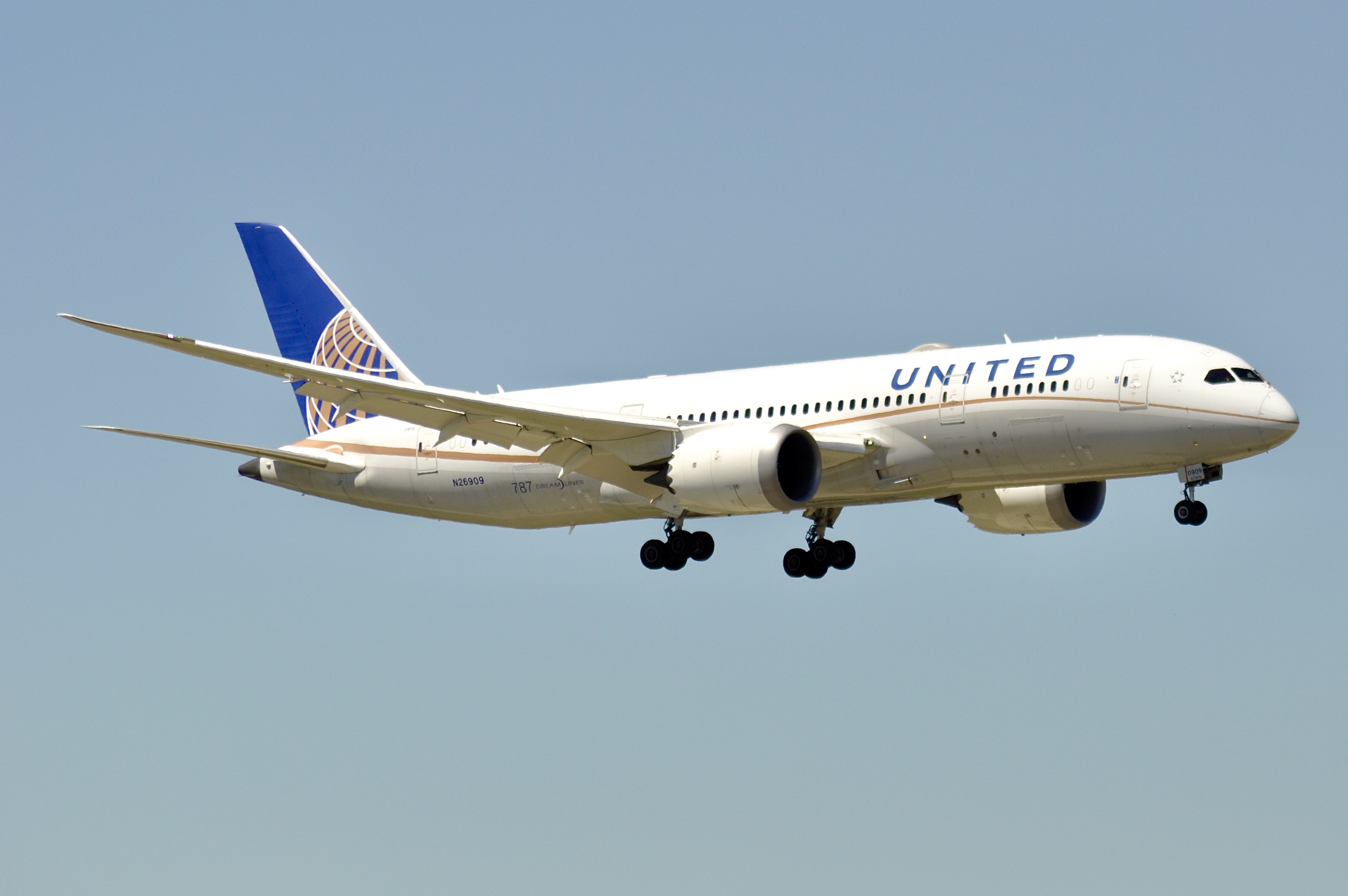 Full size: United Airlines Boeing 787-8 N26909 at Chicago O'Hare International Airport