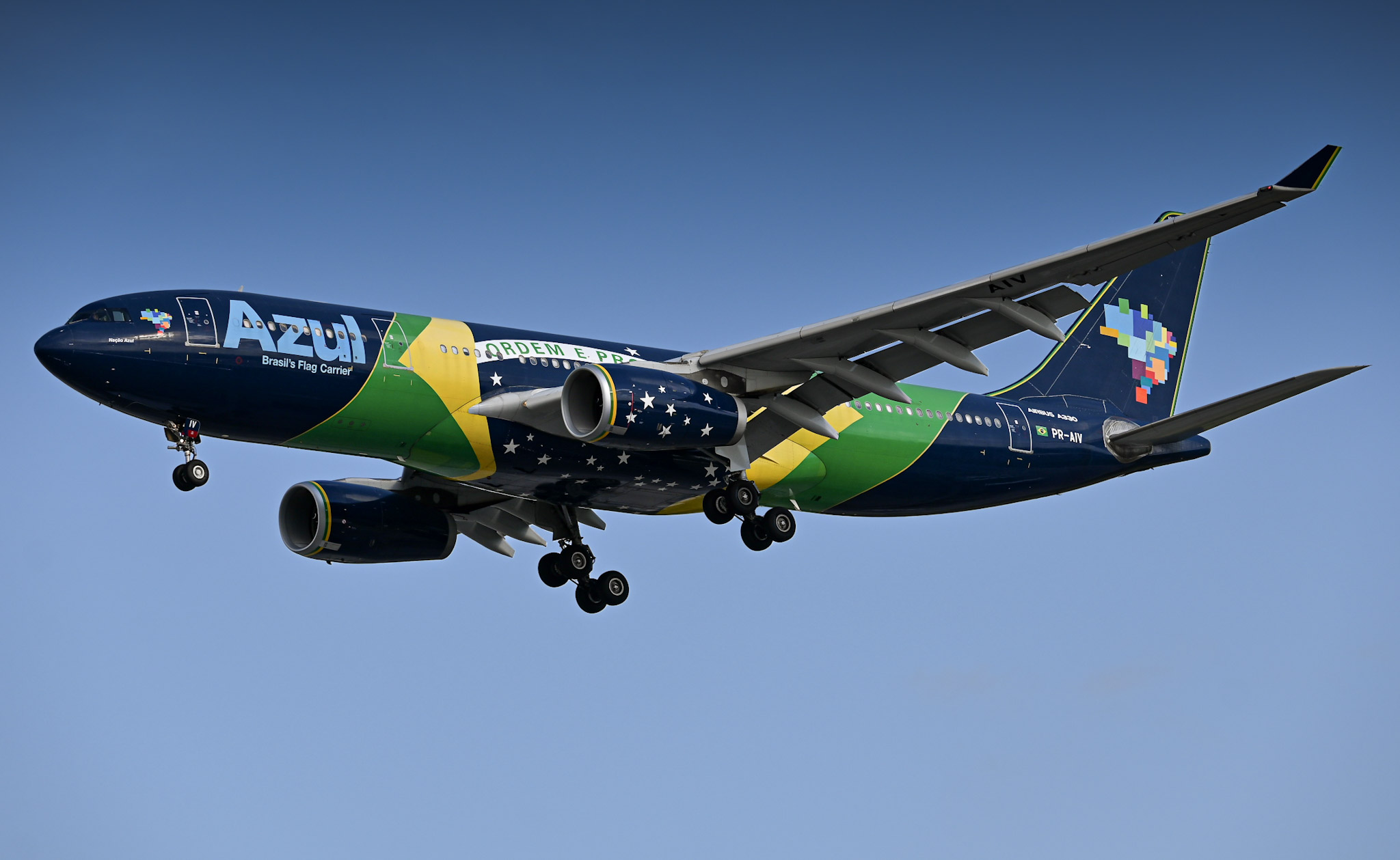 Full size: Azul  Airbus A330-200 PR-AIV at Orlando International Airport