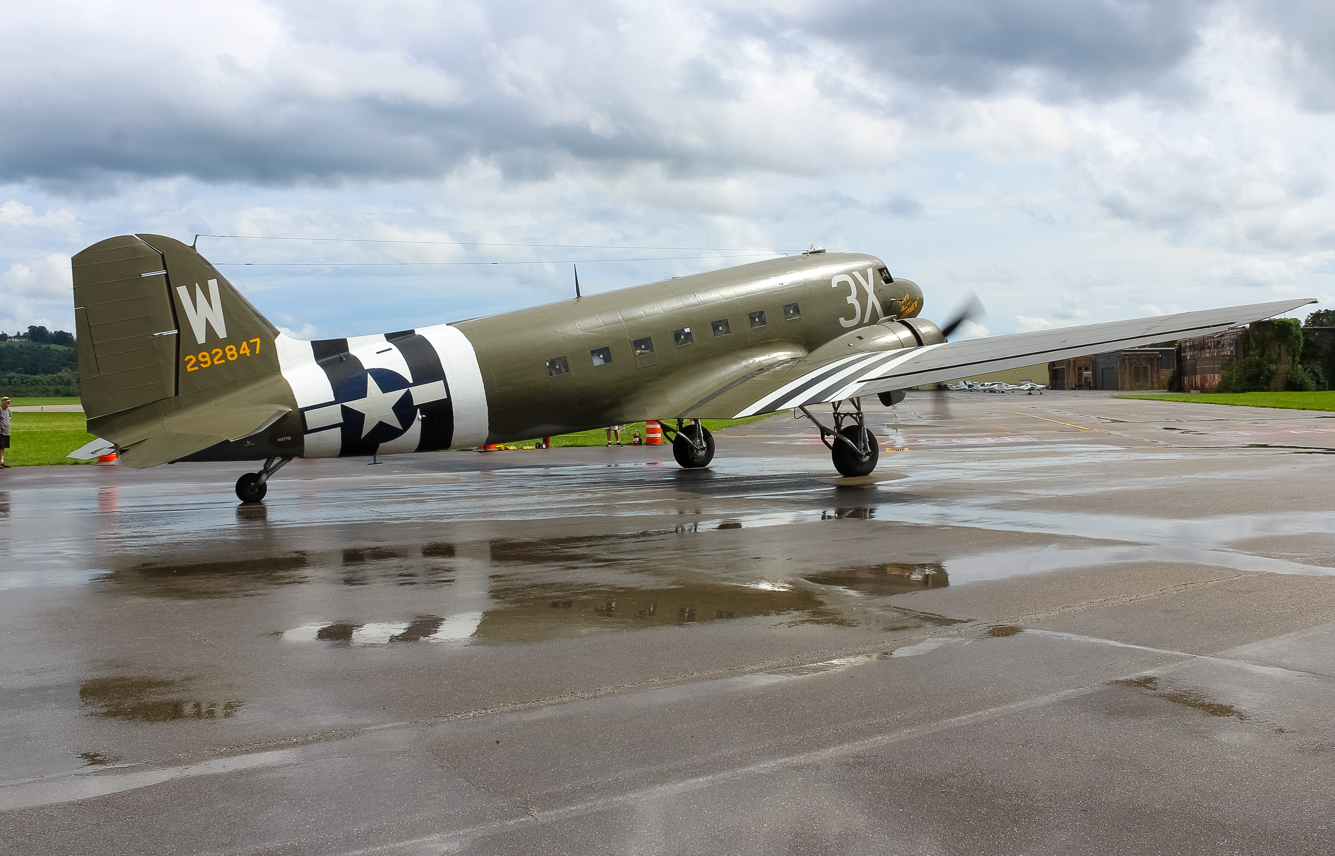 Full size: American Airpower Heritage Flying Museum Douglas C-47 Skytrain N47TB at Cincinnati Municipal Airport/Lunken Field