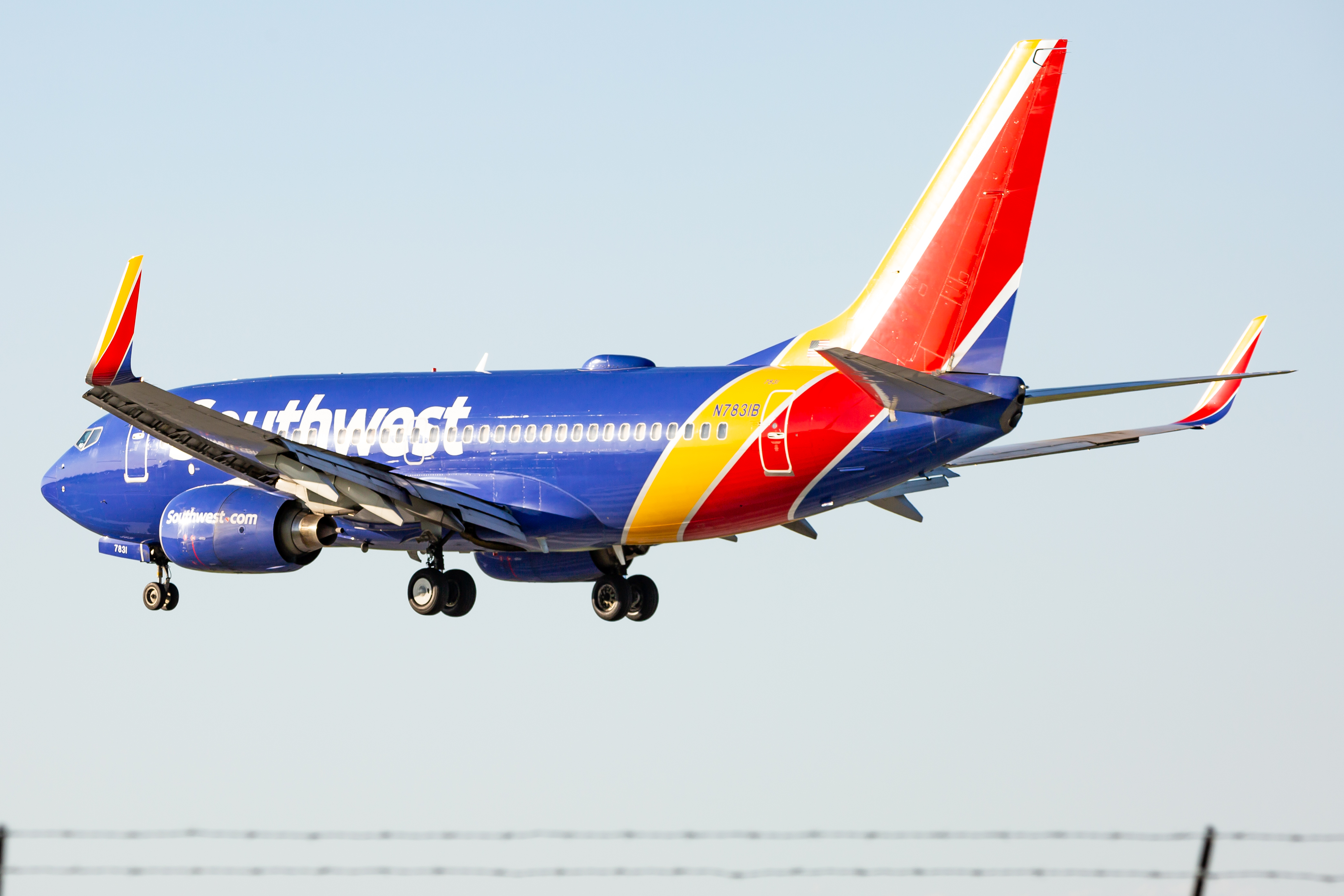 Full size: Southwest Airlines Boeing 737-700 N7831B at Baltimore/Washington International Thurgood Marshall Airport