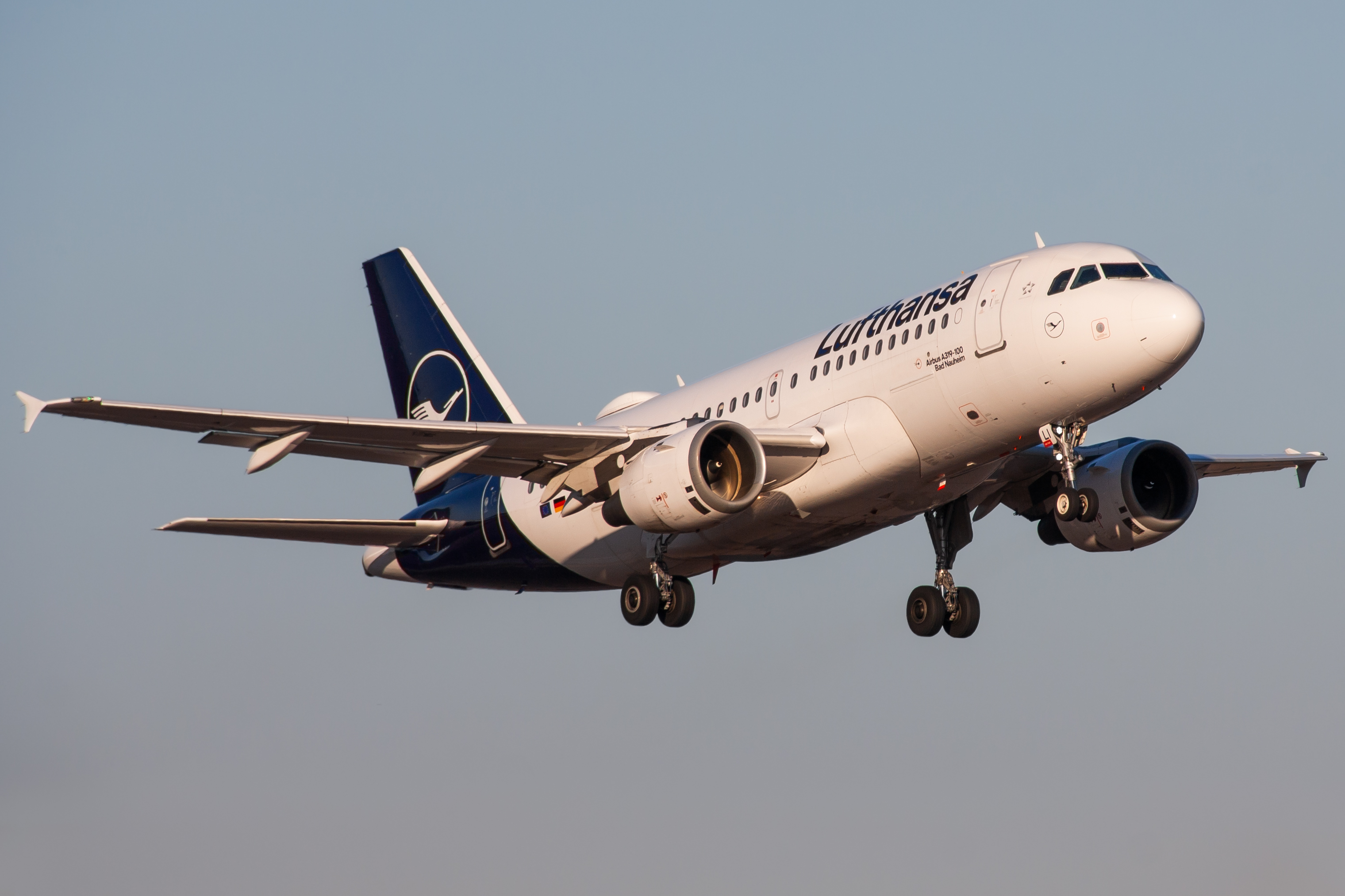 Full size: Lufthansa Airbus A319 D-AILI at Helsinki Vantaa Airport