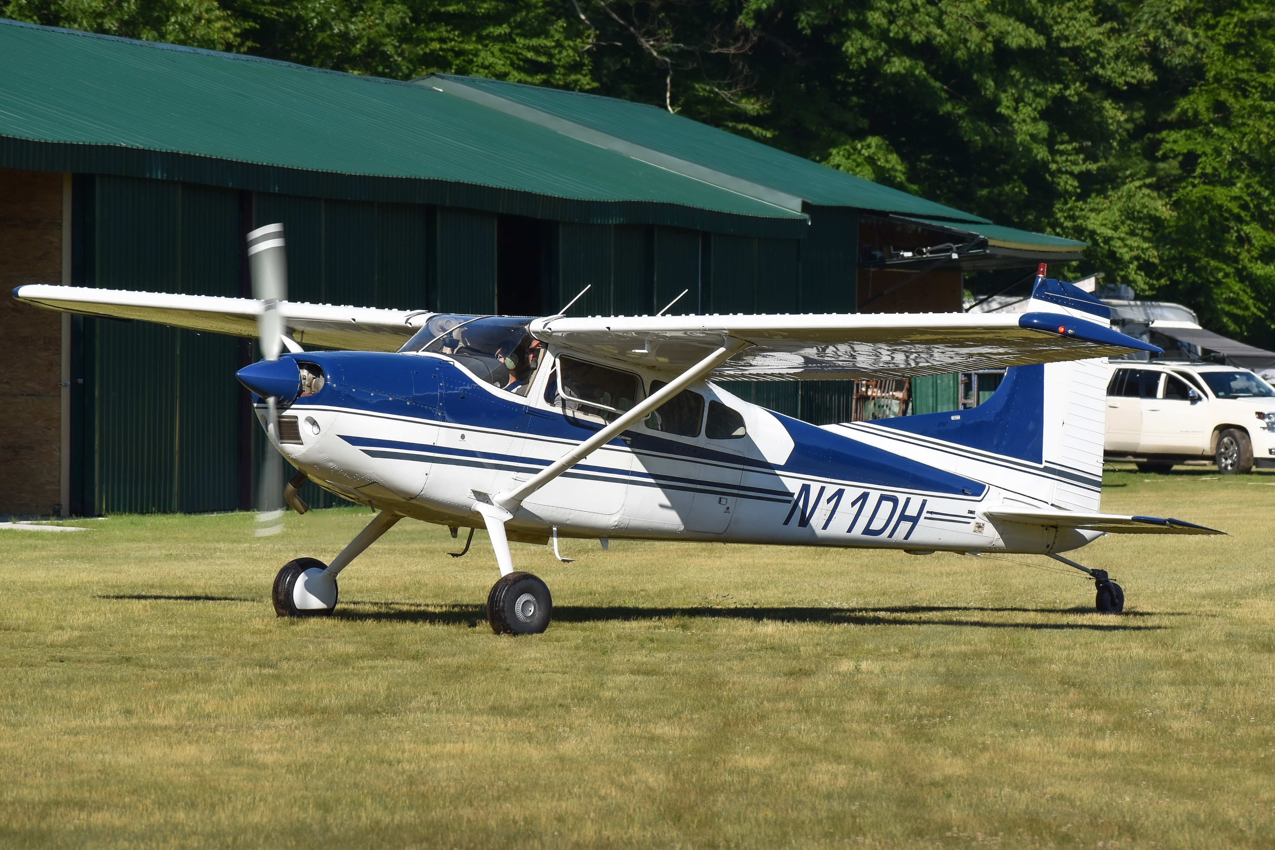 Full size: PRIVATE Cessna 180 N11DH at 