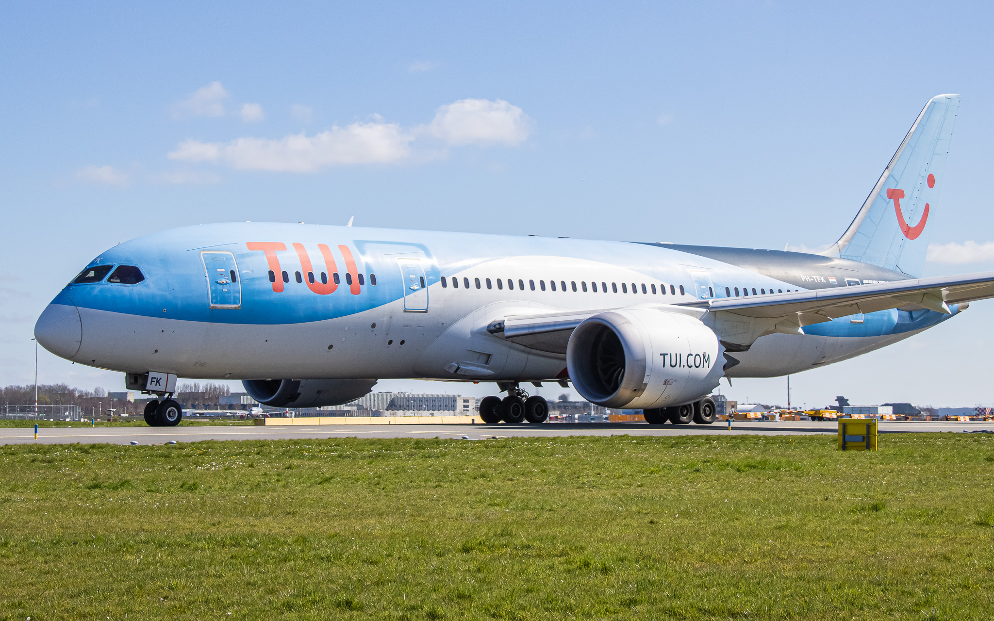 PH-TFK) TUI Fly Boeing 787-8 by Daniel Mena | AeroXplorer Photo PH-TFK) TUI Fly Boeing 787-8 by Daniel Mena | AeroXplorer Photo