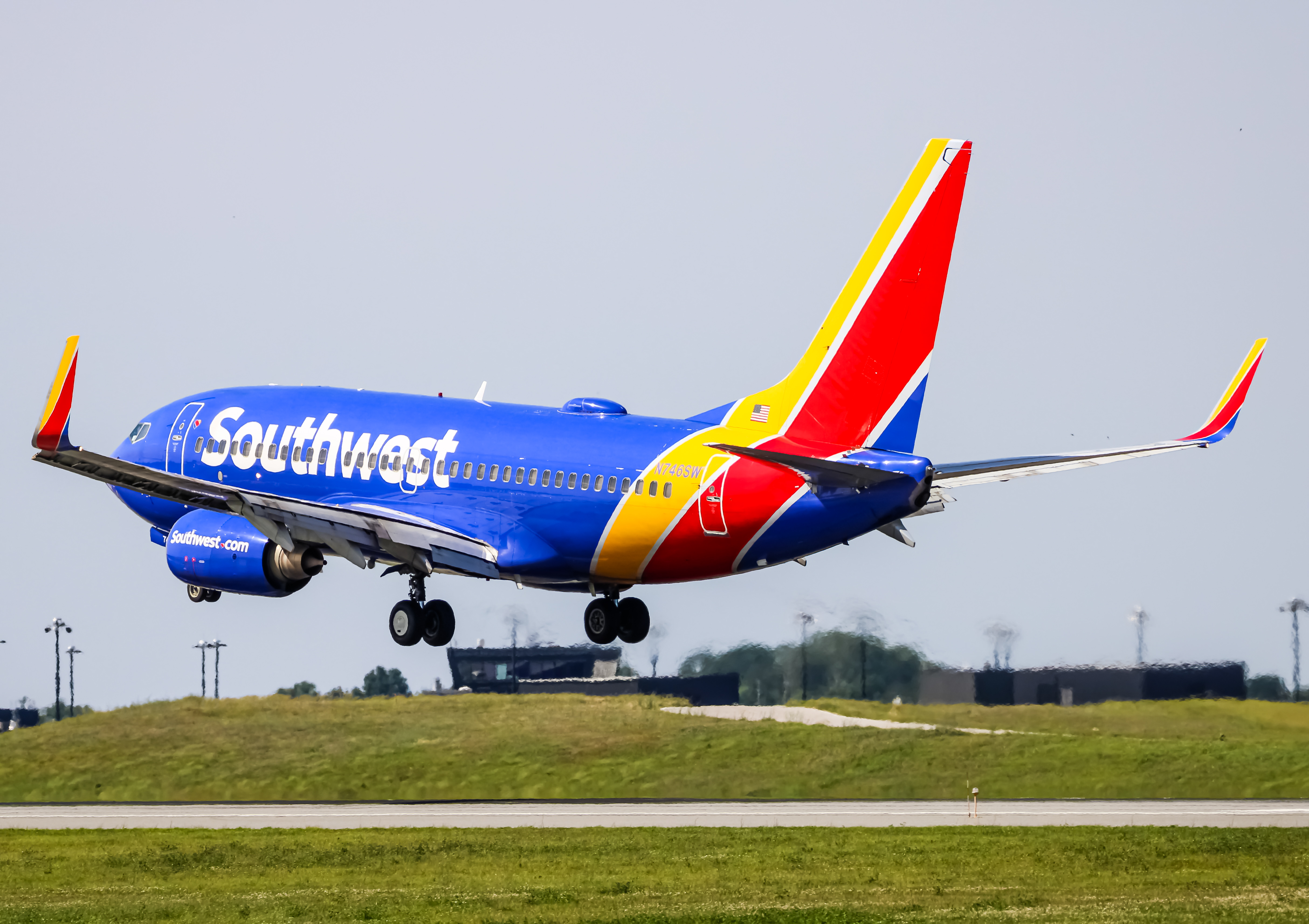 Full size: Southwest Airlines Boeing 737-700 N746SW at Baltimore/Washington International Thurgood Marshall Airport