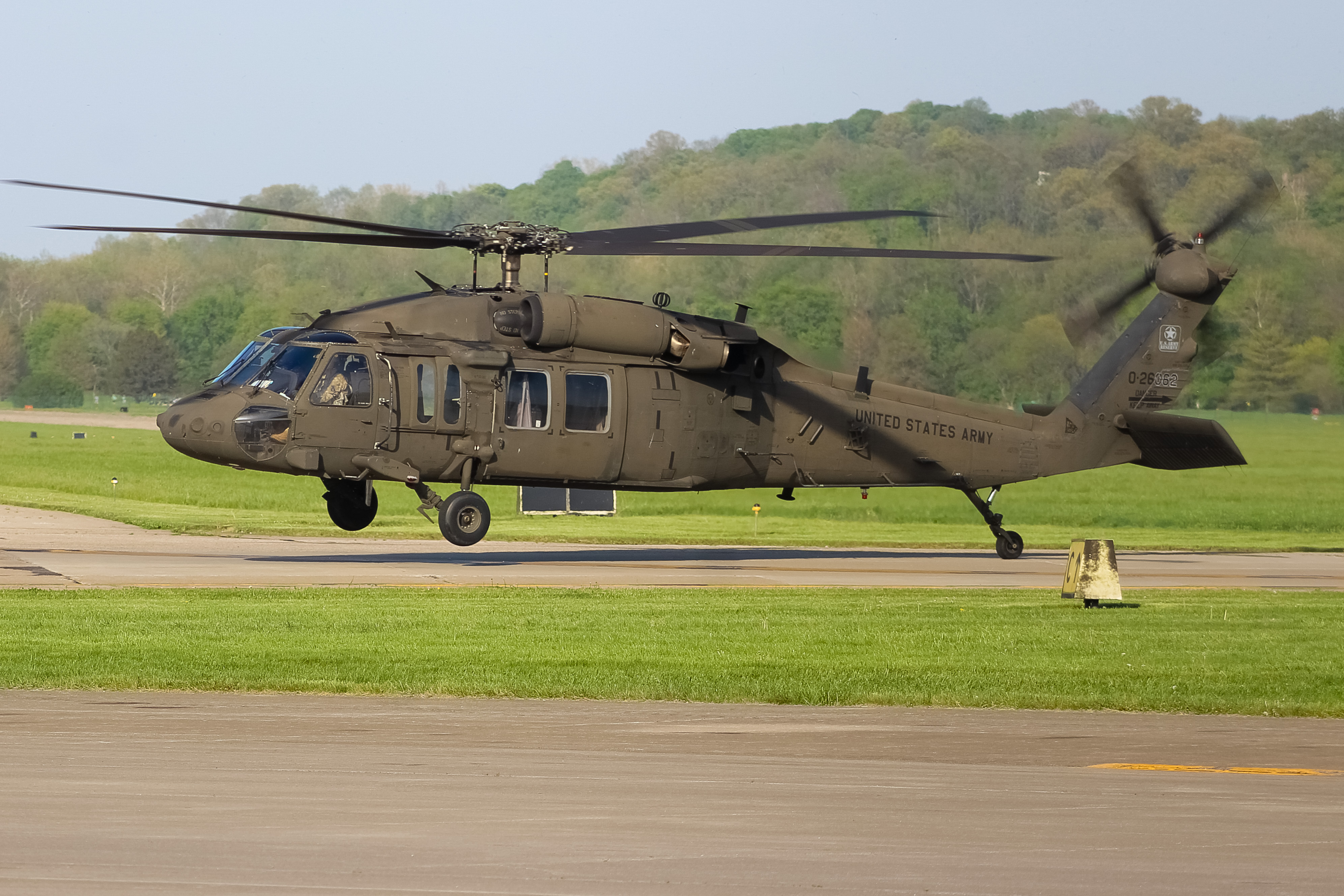 Full size: USA- United States Army  UH-60 Blackhawk 0-26062 at Cincinnati Municipal Airport/Lunken Field