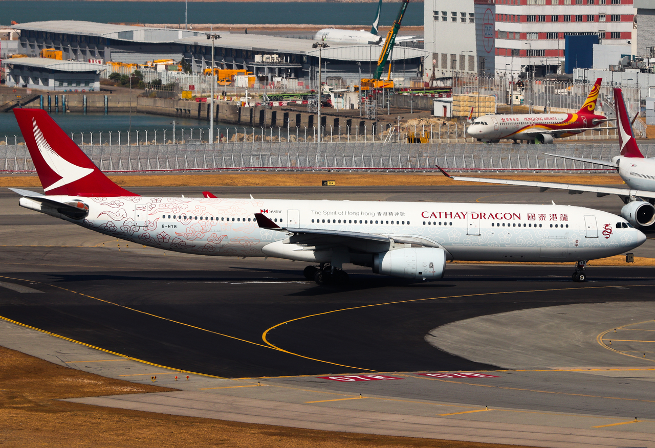 Full size: Cathay Dragon Airbus A330-300 B-HYB at Hong Kong International Airport