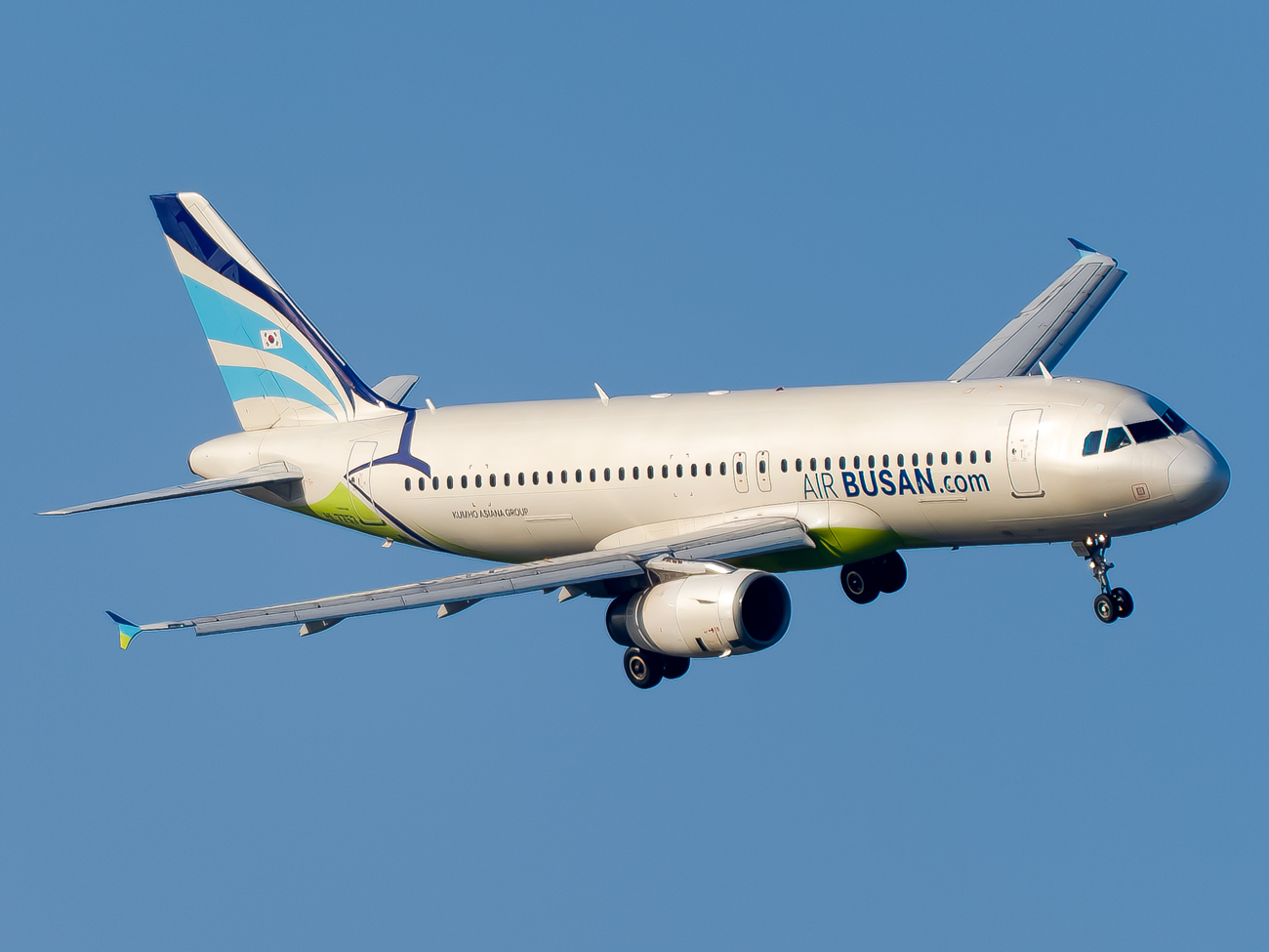 Full size: Air Busan Airbus A320 HL7753 at Gimhae International Airport