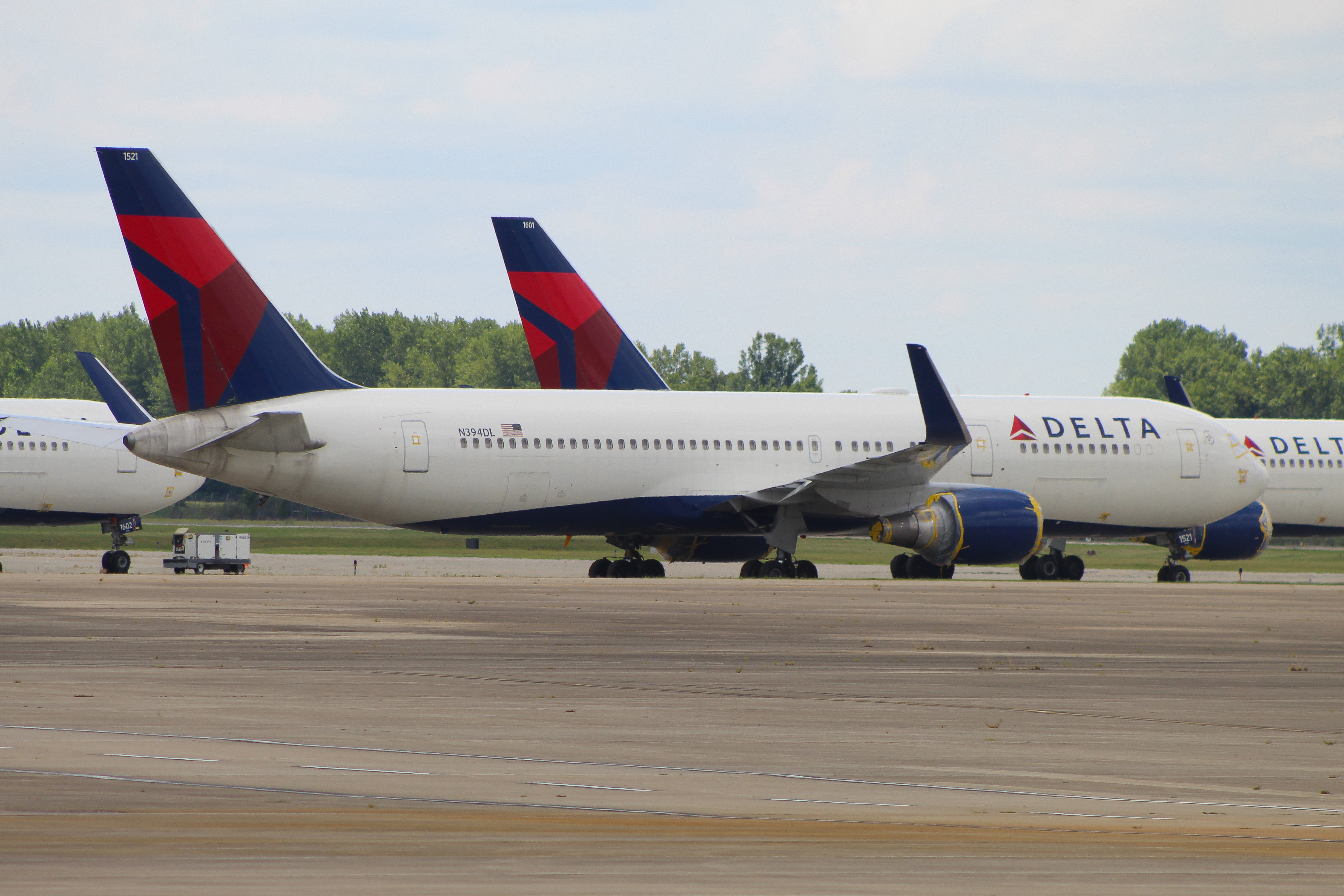 Full size: Delta Airlines Boeing 767-300ER N394DL at Wilmington Air Park