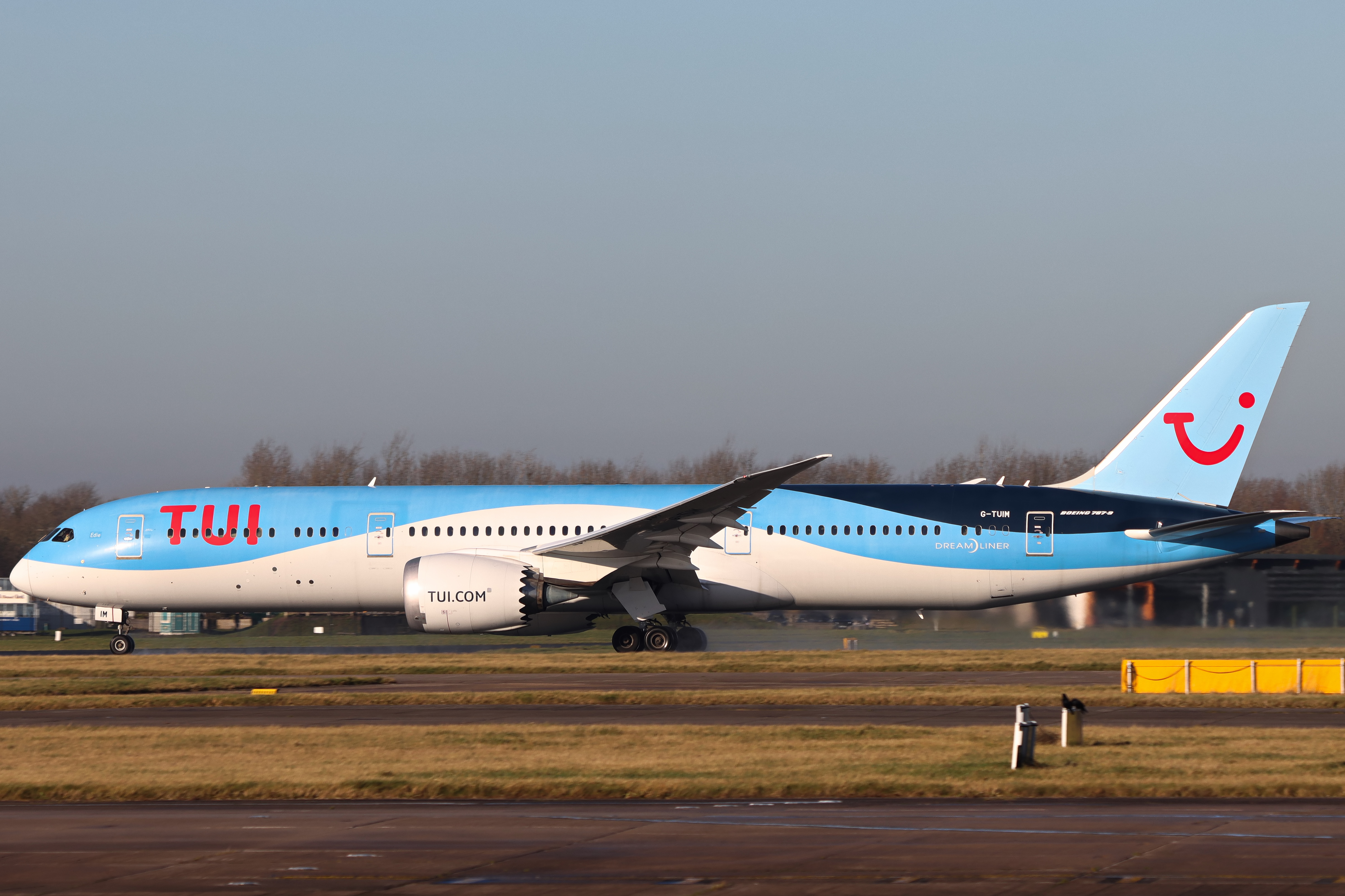 Full size: TUI Fly Boeing 787-9 G-TUIM at Manchester Airport