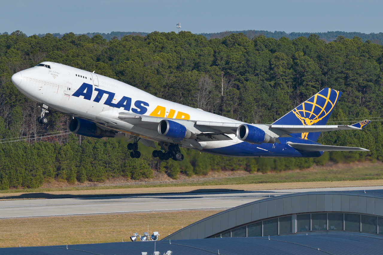Full size: Atlas Air Boeing 747-400BCF N472MC at Raleigh-Durham International Airport