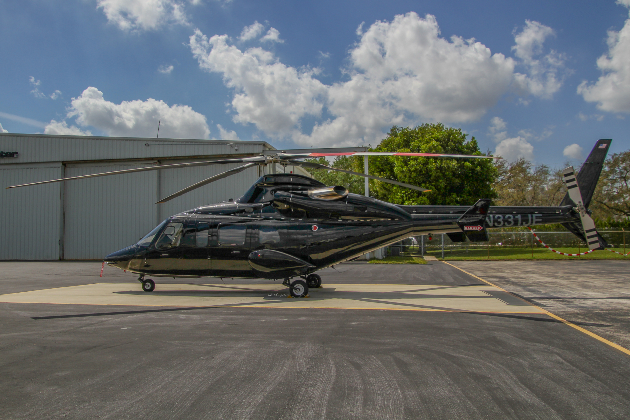 Full size: PRIVATE BELL 430 N331JE at Fort Lauderdale Executive Airport