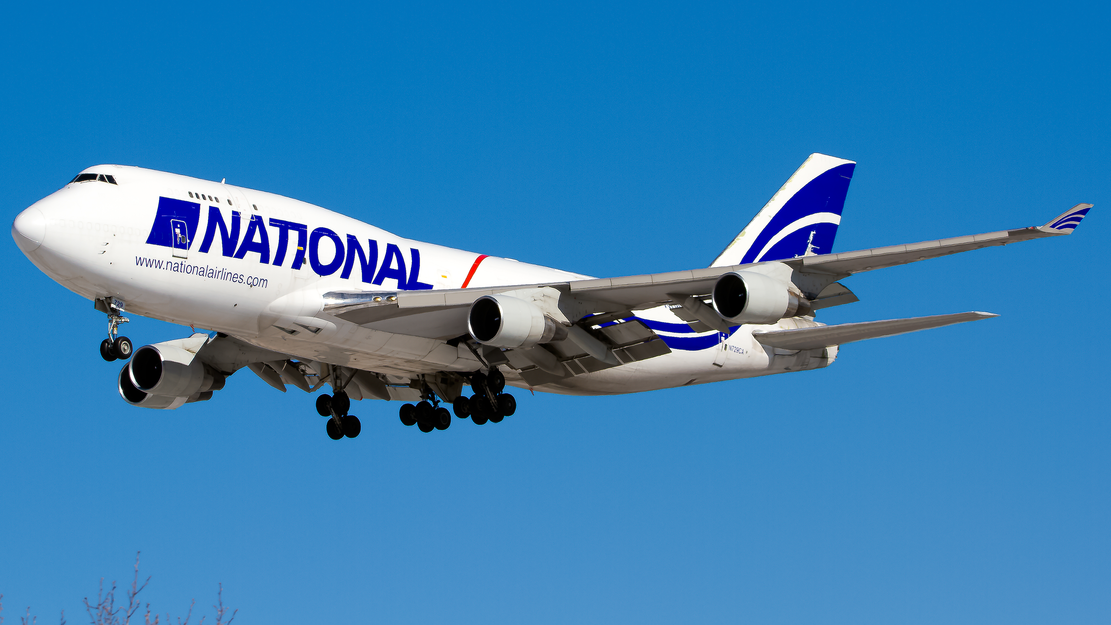 Full size: National Airlines Boeing 747-400 N729CA at Chicago O'Hare International Airport