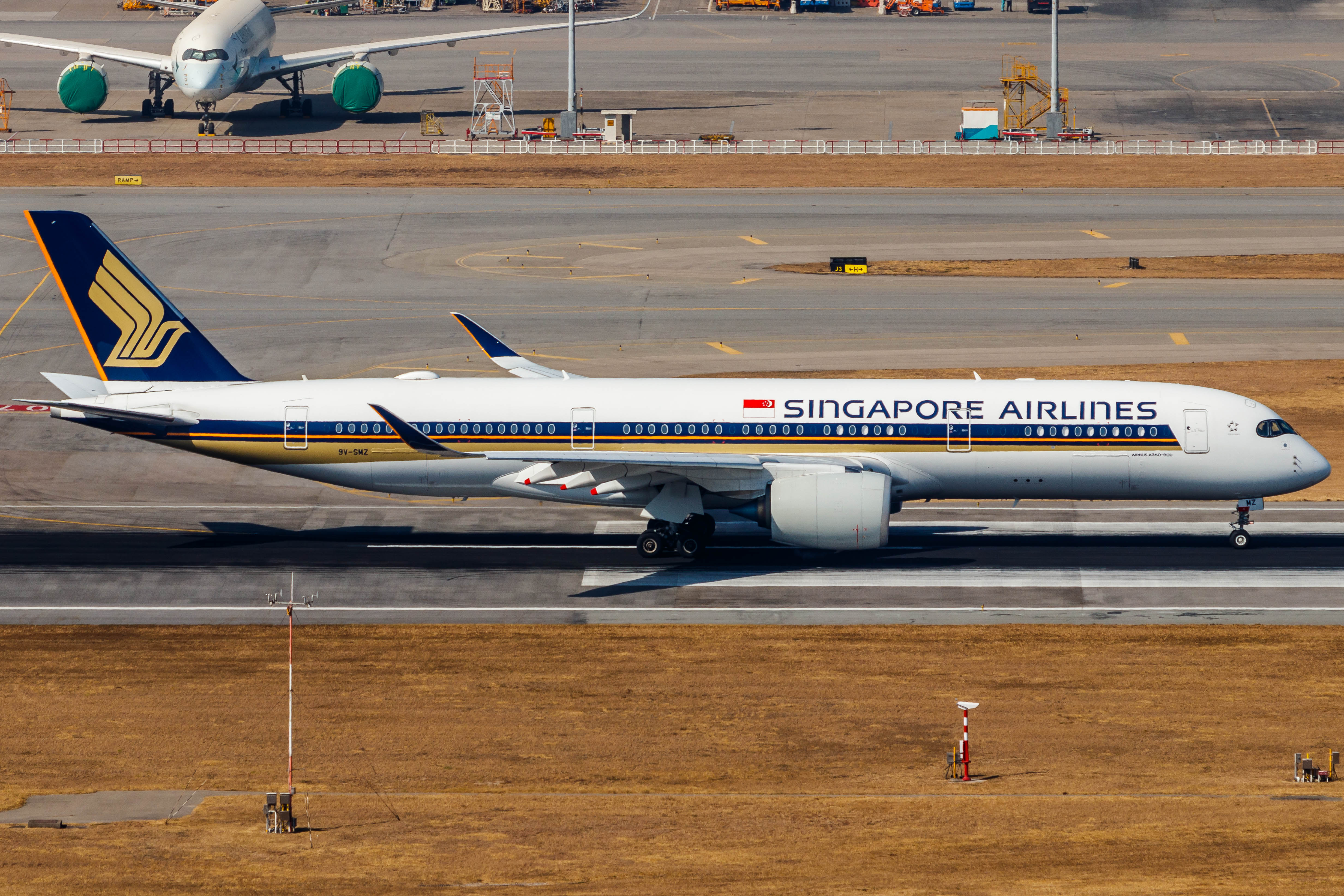 Full size: Singapore Airlines Airbus A350-900 9V-SMZ at Hong Kong International Airport
