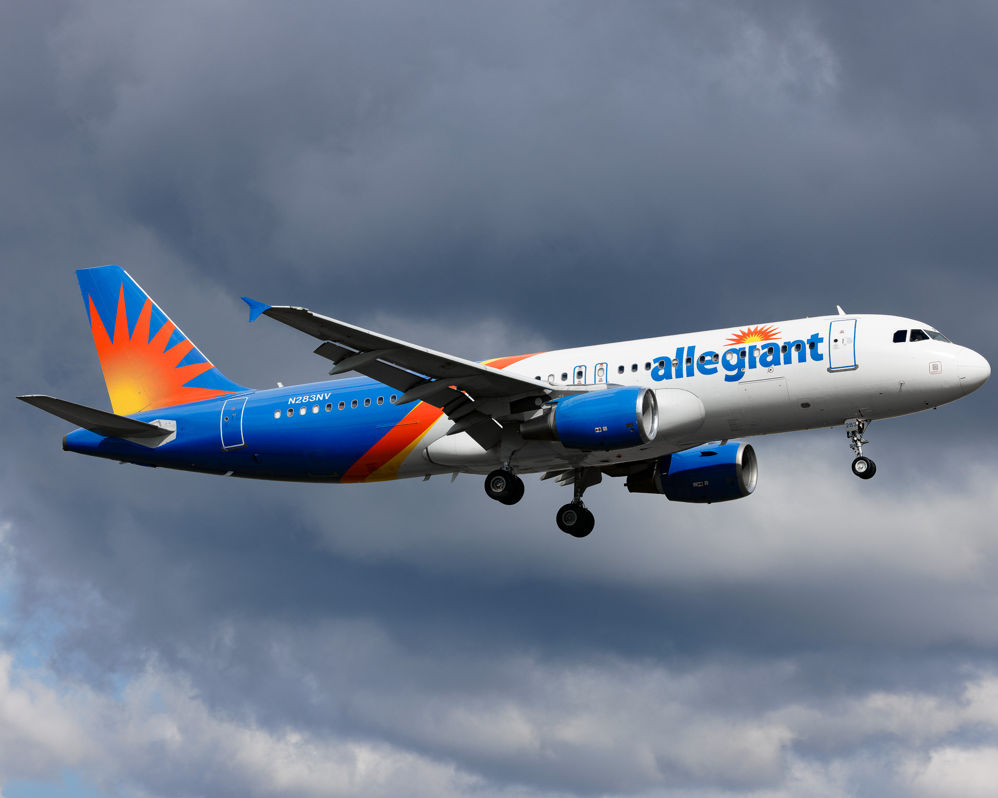 Full size: Allegiant Air Airbus A320 N283NV at Tampa International Airport