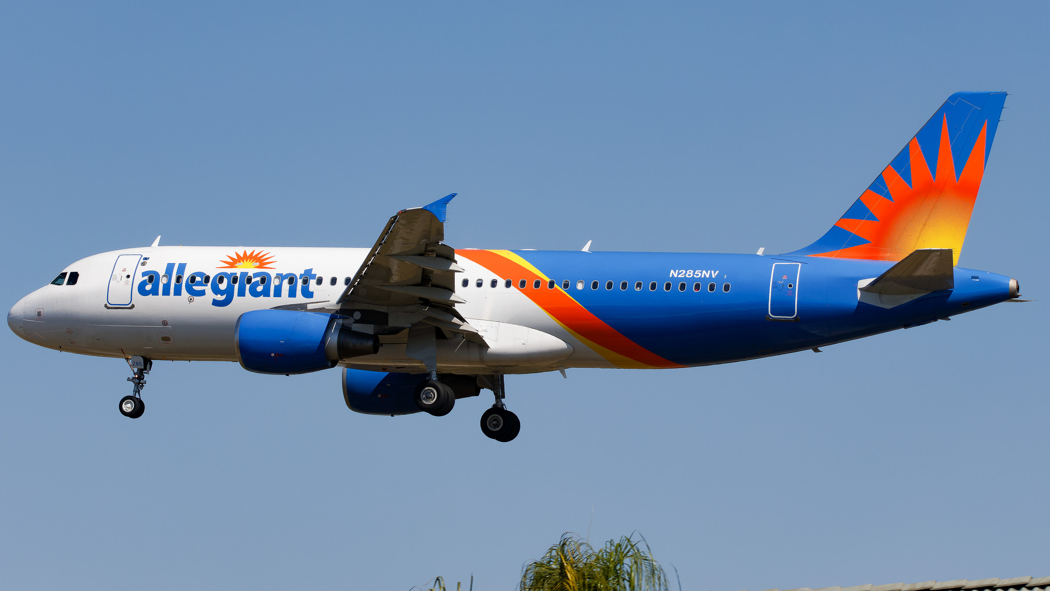 Full size: Allegiant Air Airbus A320 N285NV at St. Petersburg Clearwater International Airport