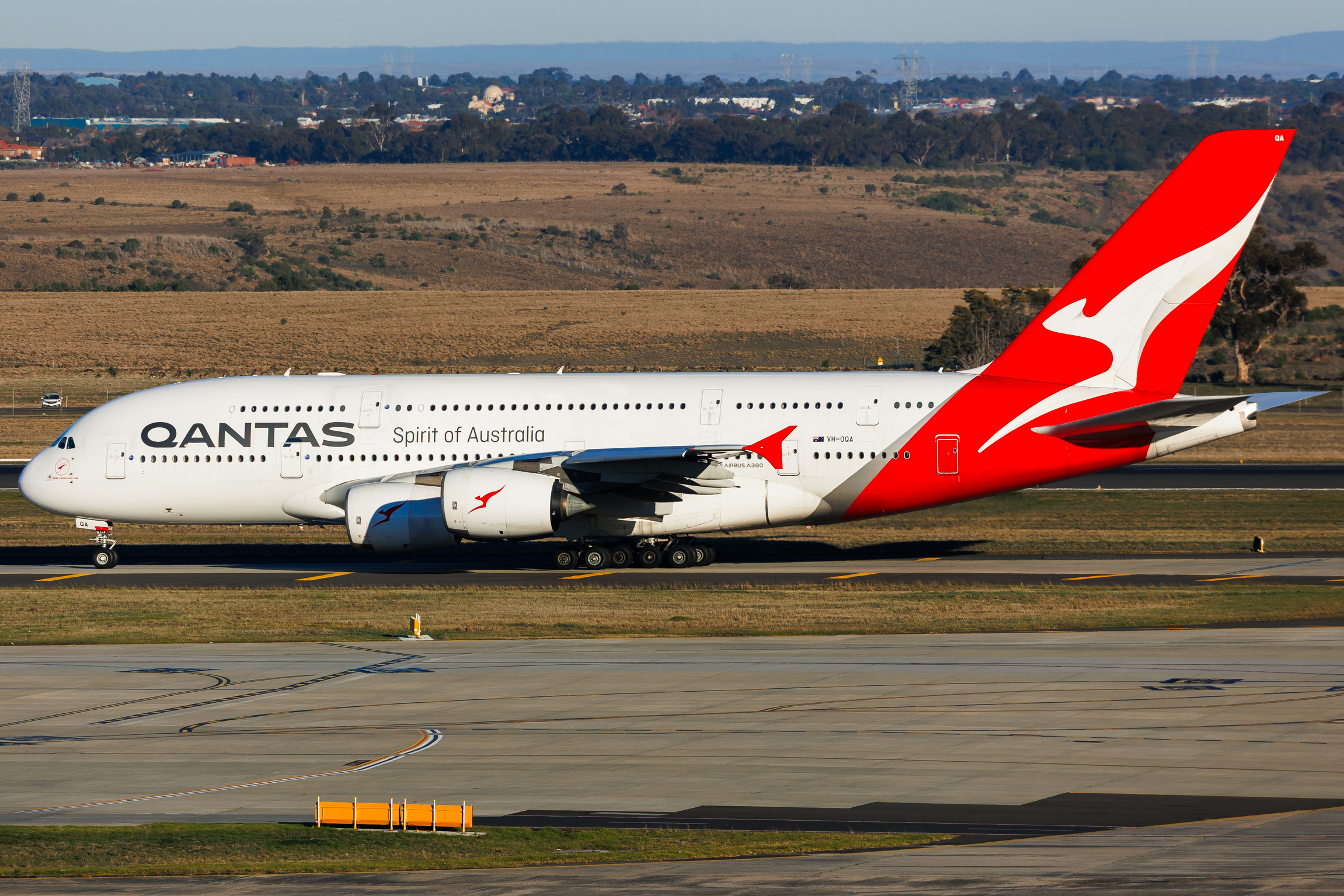 Full size: Qantas Airways Airbus A380-800 VH-OQA at Melbourne Airport