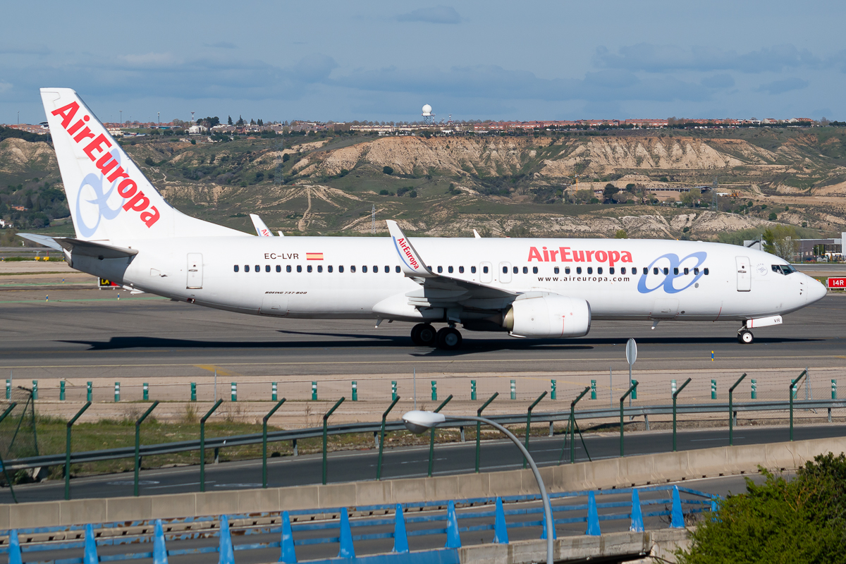 Full size: Air Europa Boeing 737-800 EC-LVR at Madrid Barajas Airport