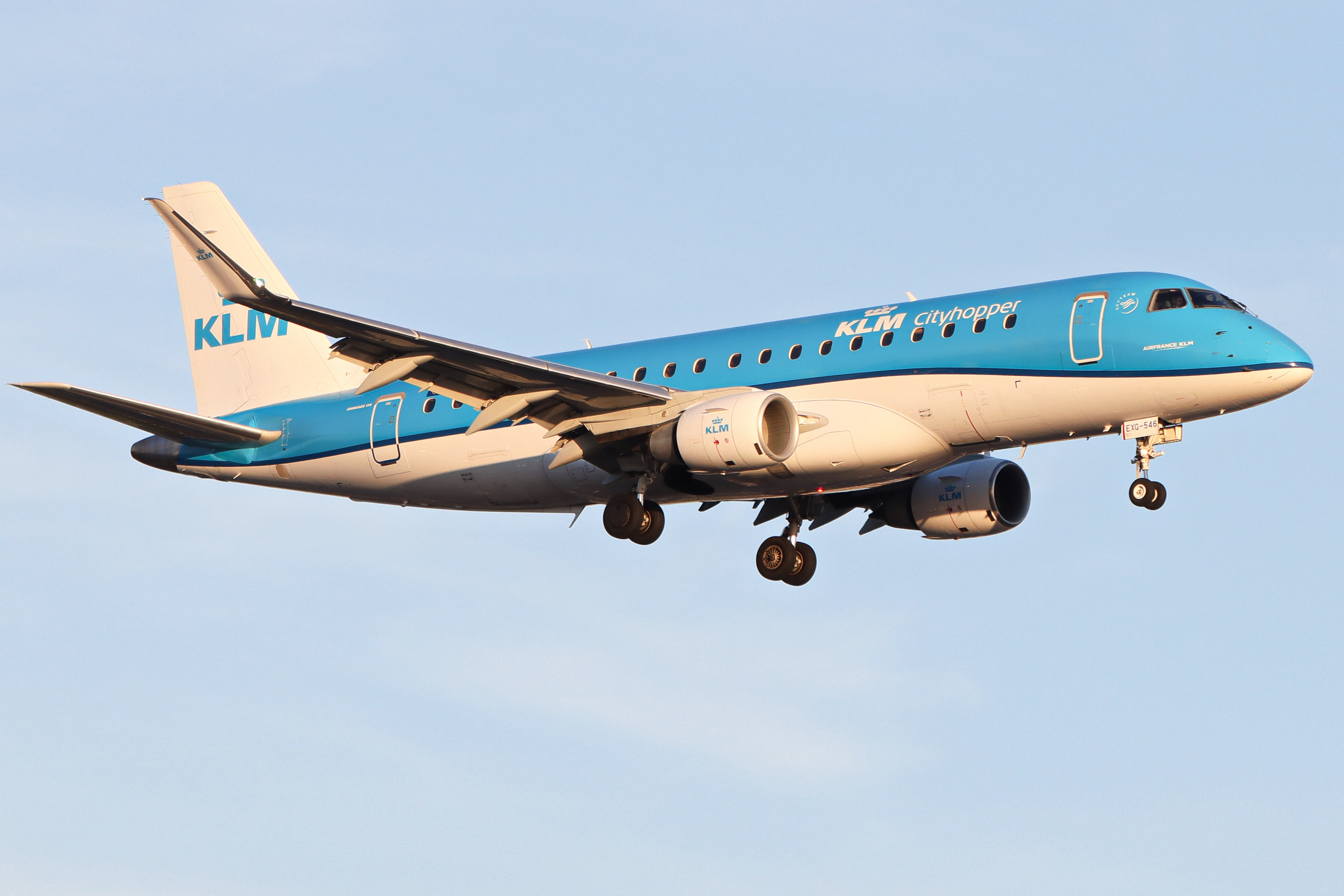 Full size: KLM CityHopper Embraer E175 PH-EXG at London Heathrow International Airport