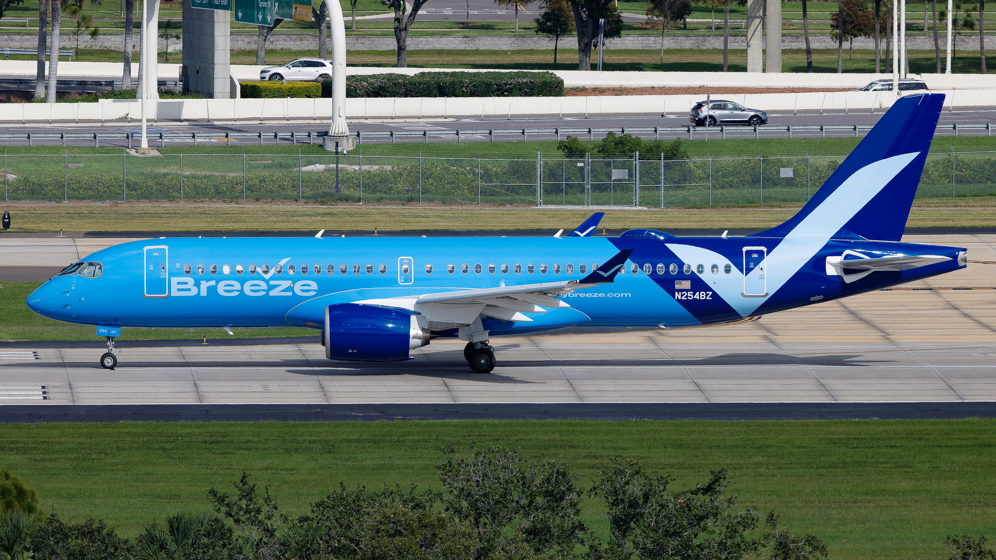 Full size: Breeze Airways Airbus A220-300 N254BZ at Tampa International Airport