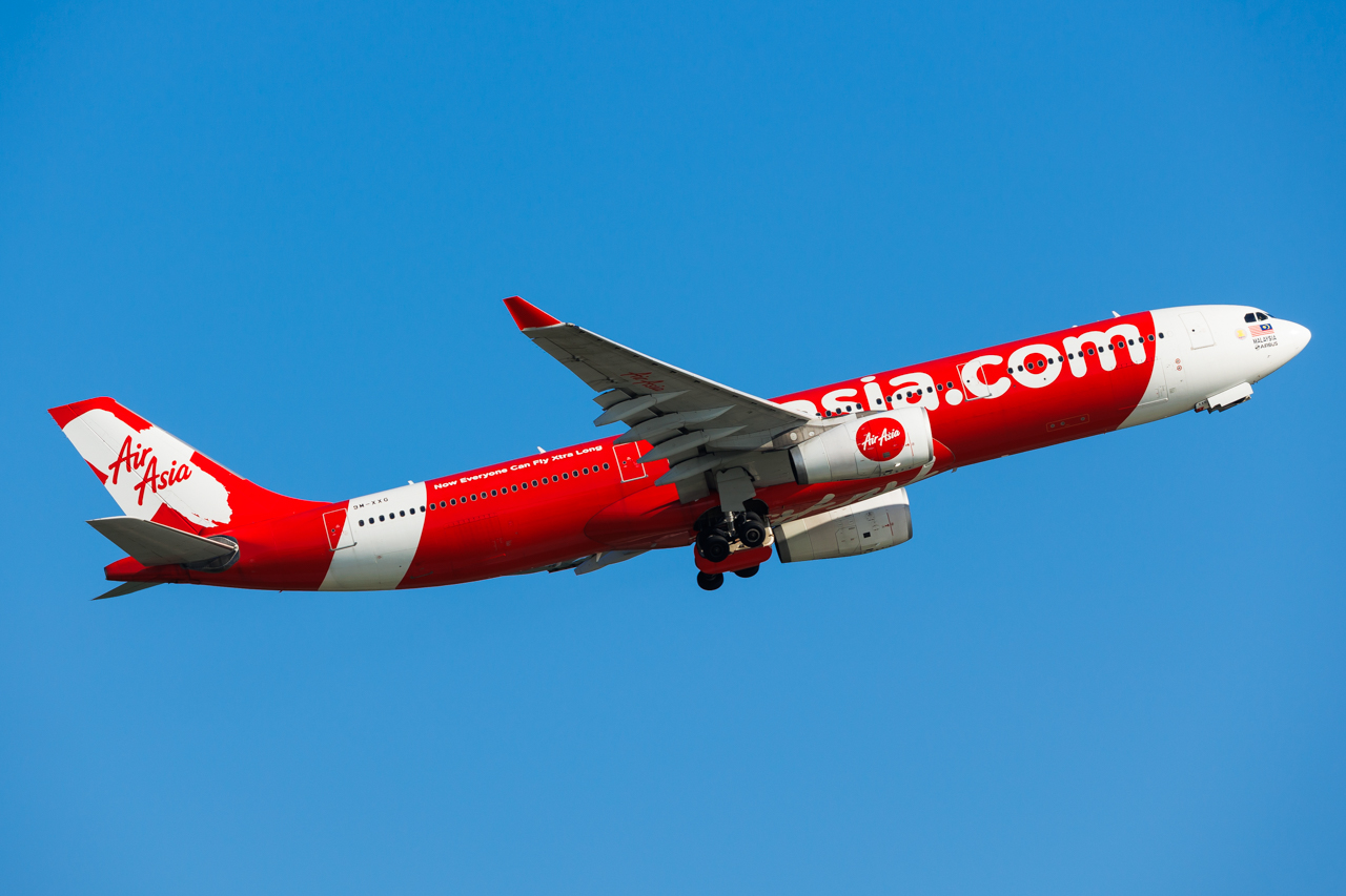Full size: AirAsia X Airbus A330-300 9M-XXG at Hong Kong International Airport